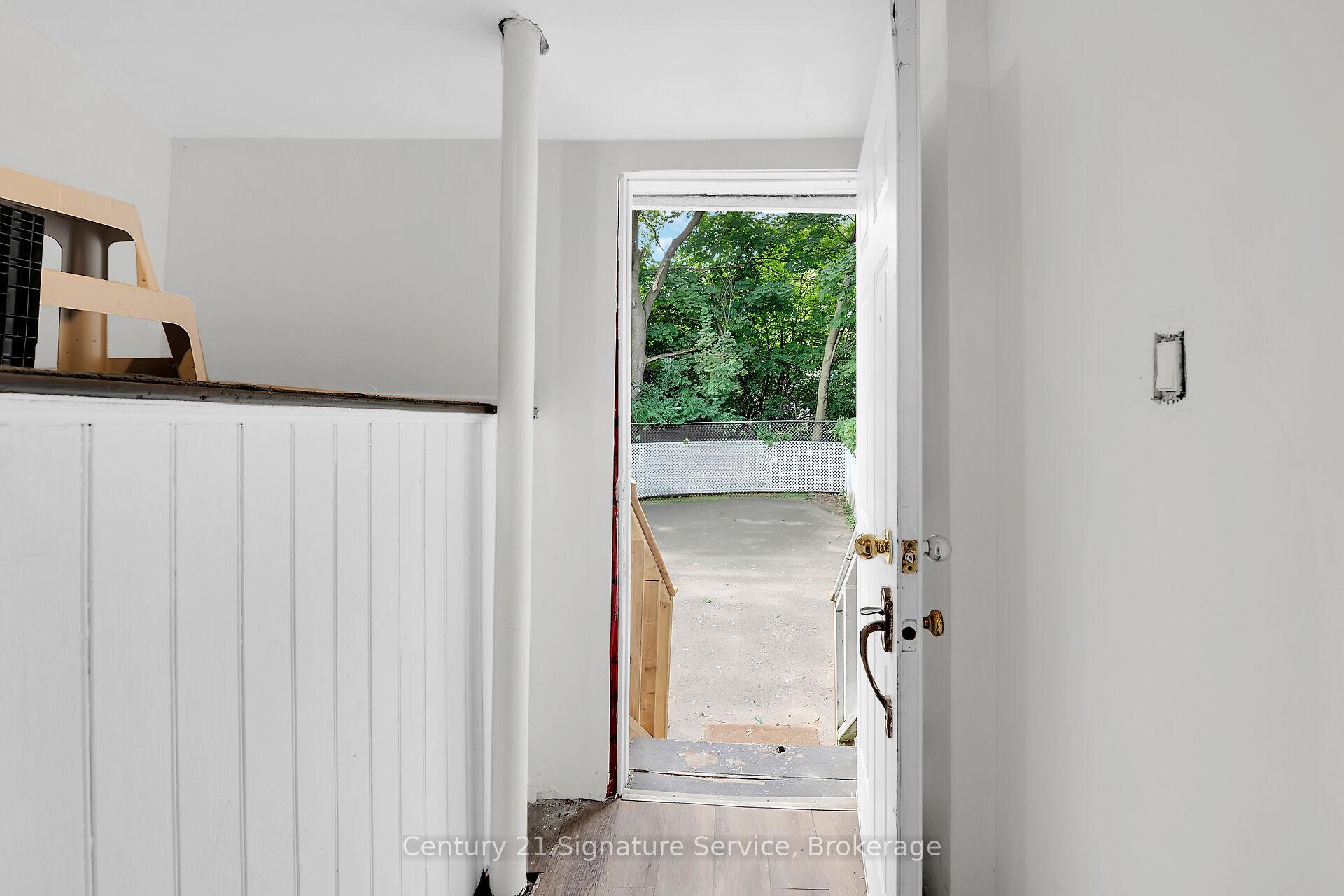 Photo 17 of 17 Fleming Avenue W, Brampton, Downtown Brampton — HOMEH