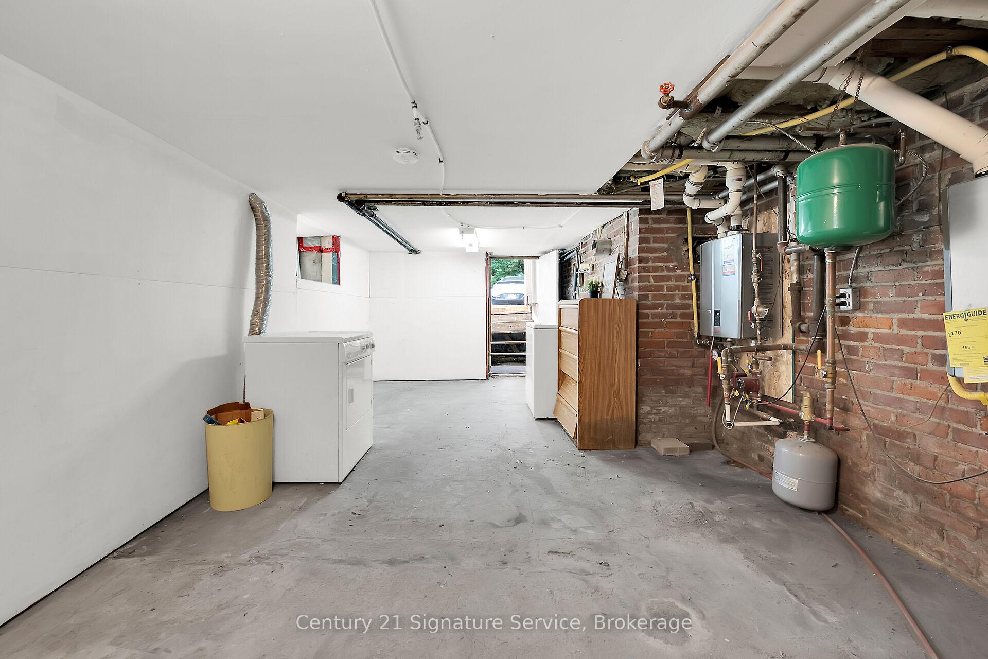Photo 19 of 17 Fleming Avenue W, Brampton, Downtown Brampton — HOMEH