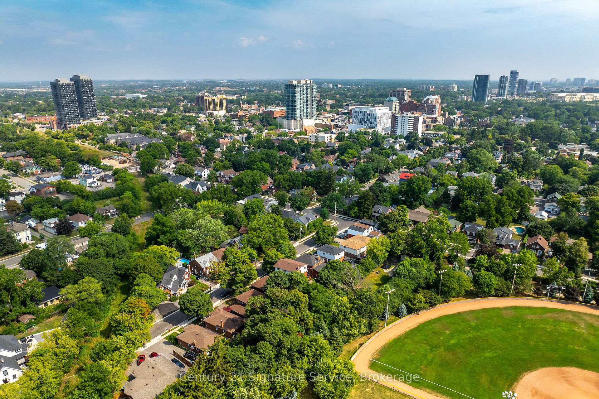 Photo 36 of 17 Fleming Avenue W, Brampton, Downtown Brampton — HOMEH