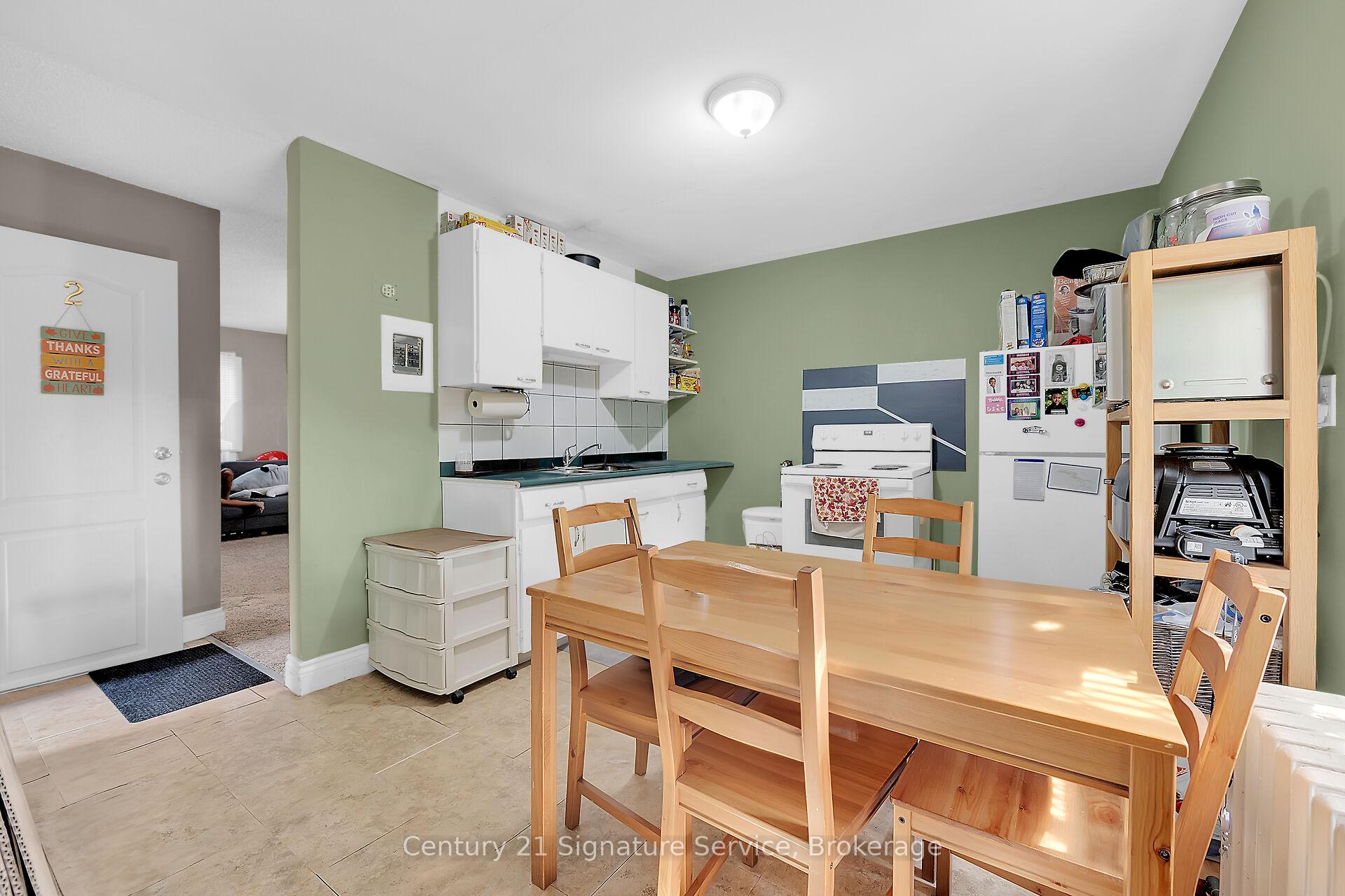 Photo 43 of 17 Fleming Avenue W, Brampton, Downtown Brampton — HOMEH