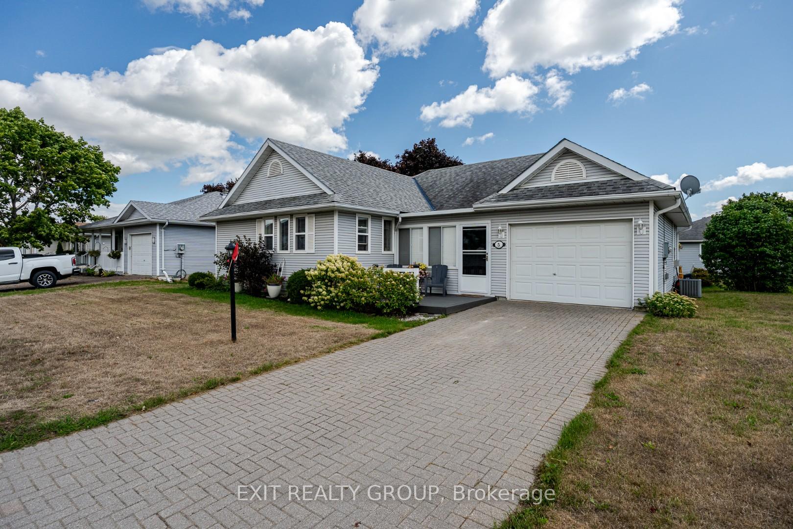 Photo 27 of 5 Empire Boulevard, Prince Edward County, Wellington — HOMEH