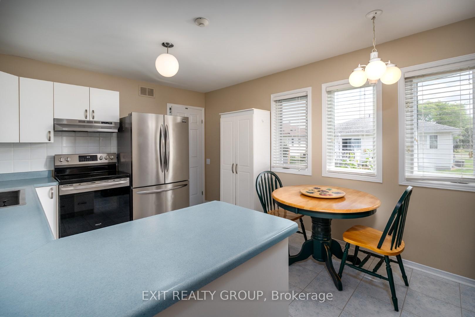 Photo 15 of 5 Empire Boulevard, Prince Edward County, Wellington — HOMEH