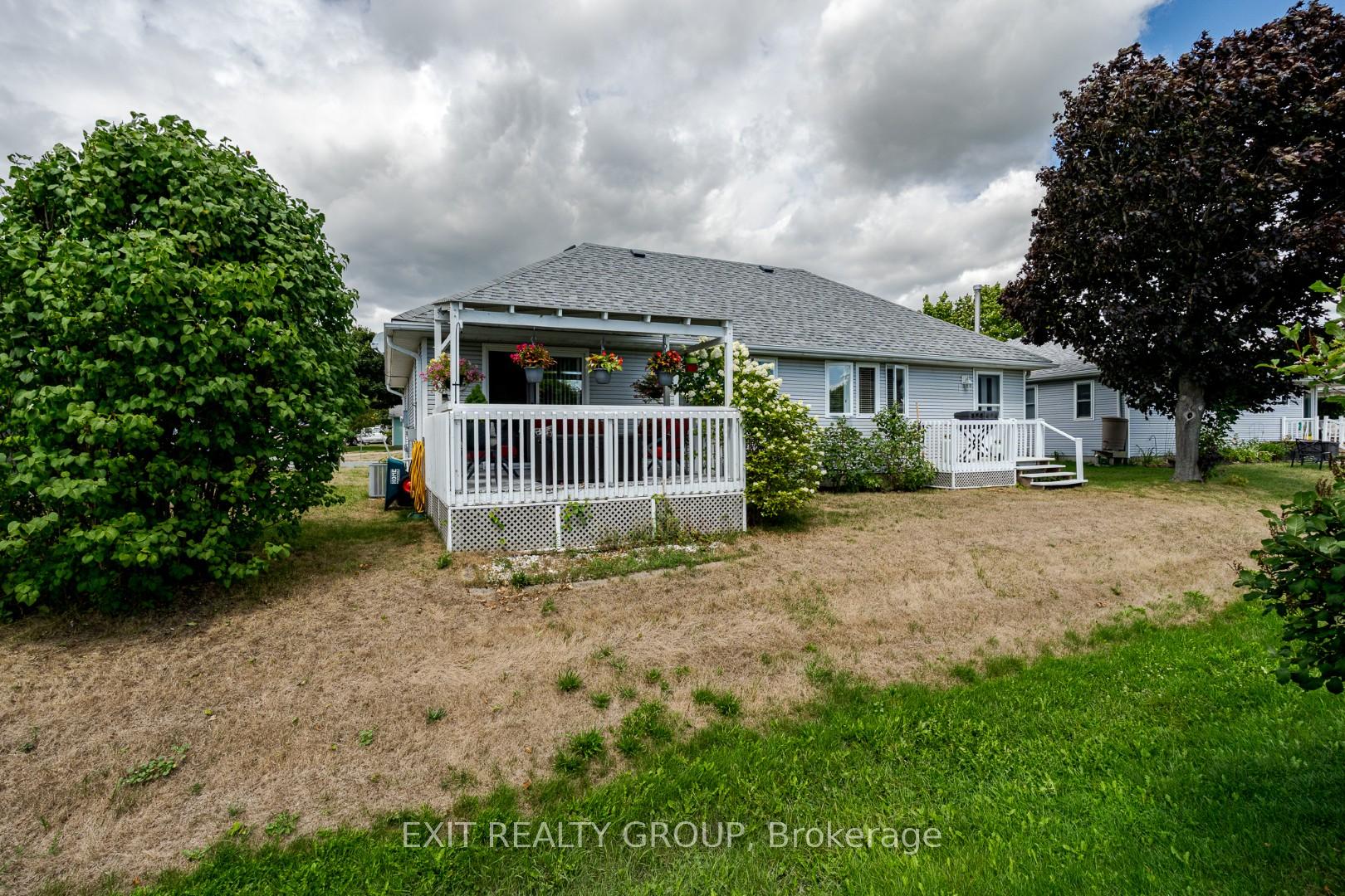Photo 31 of 5 Empire Boulevard, Prince Edward County, Wellington — HOMEH