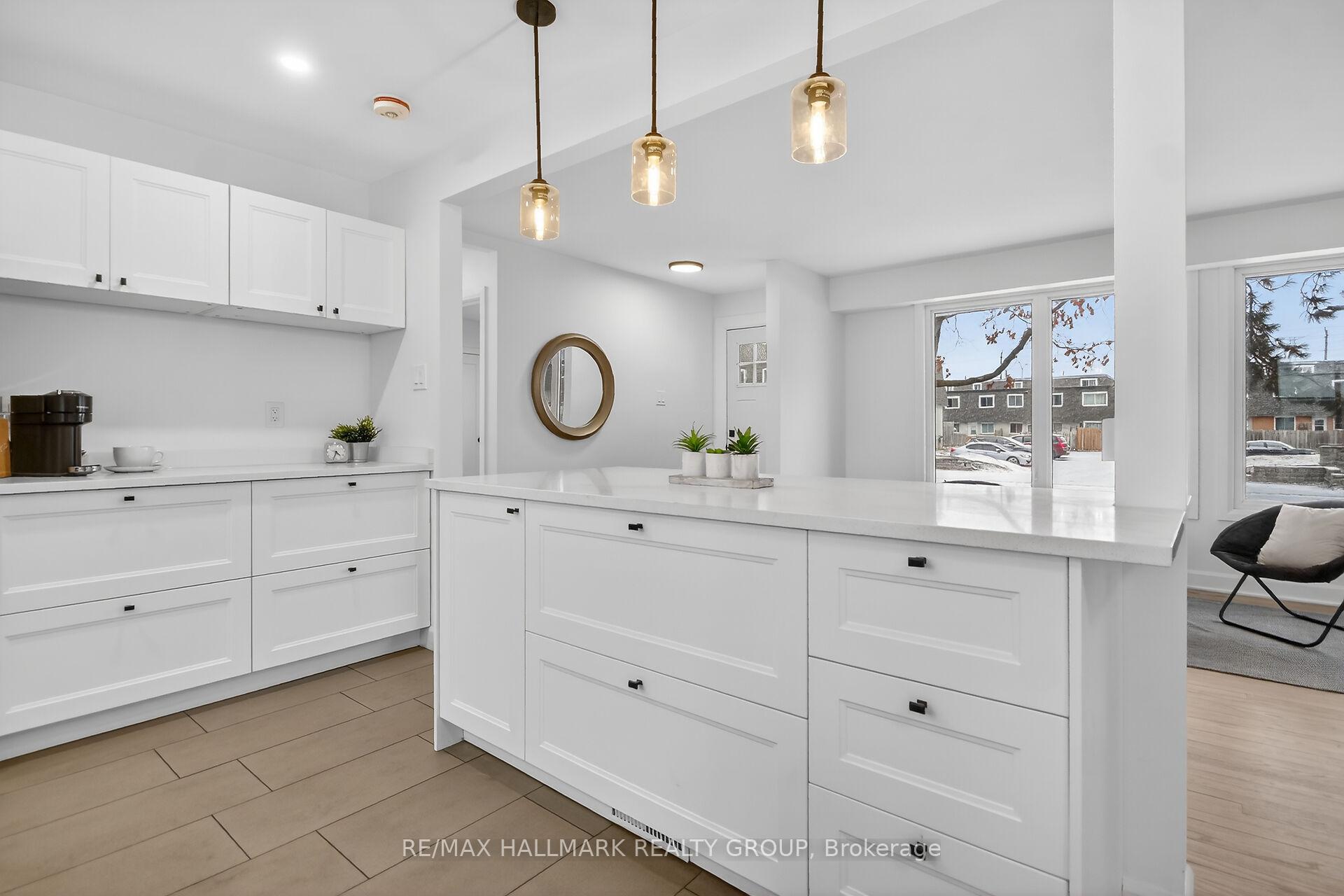 Photo 4 of 14 Cheryl Road, Ottawa, Manordale — HOMEH