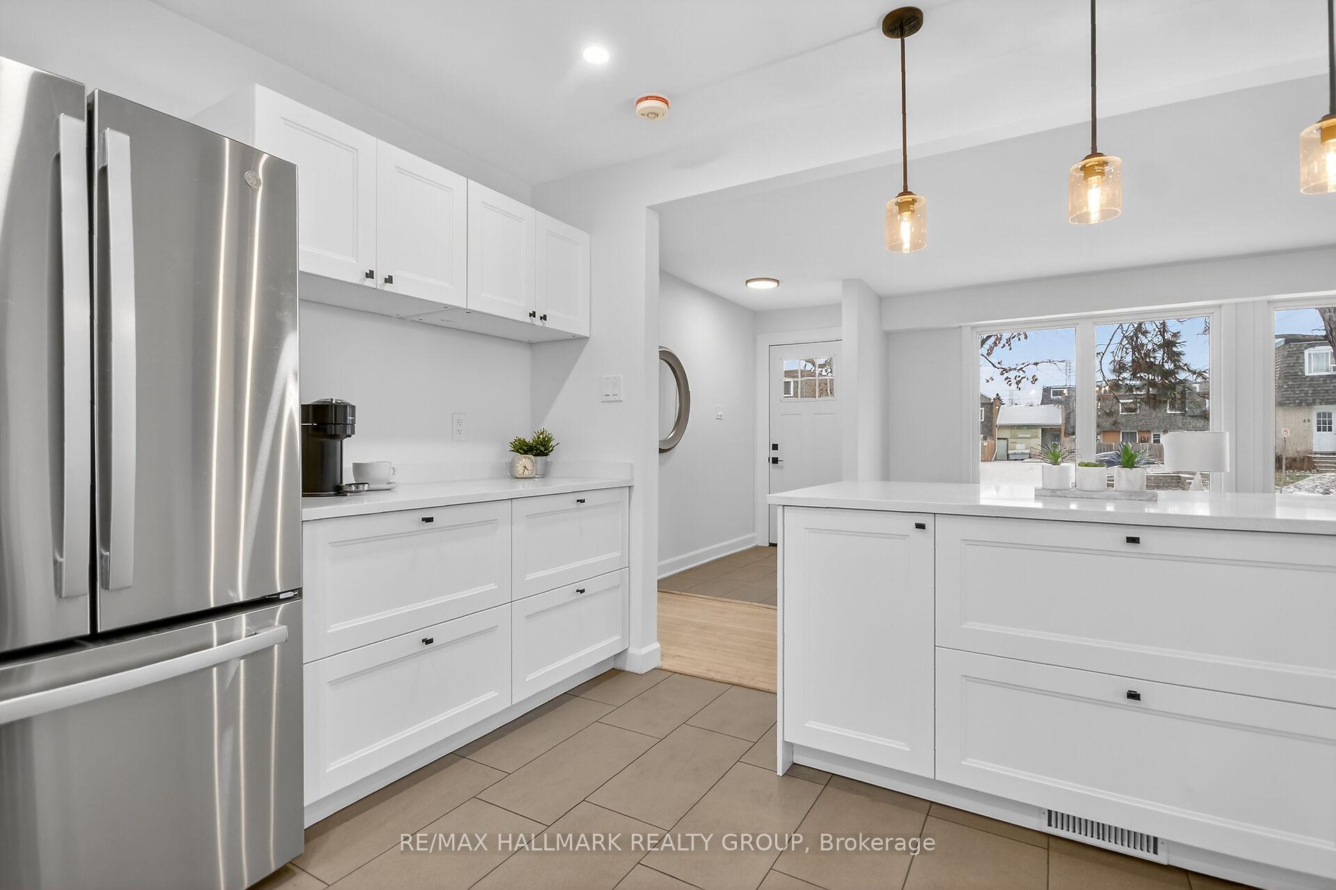 Photo 7 of 14 Cheryl Road, Ottawa, Manordale — HOMEH