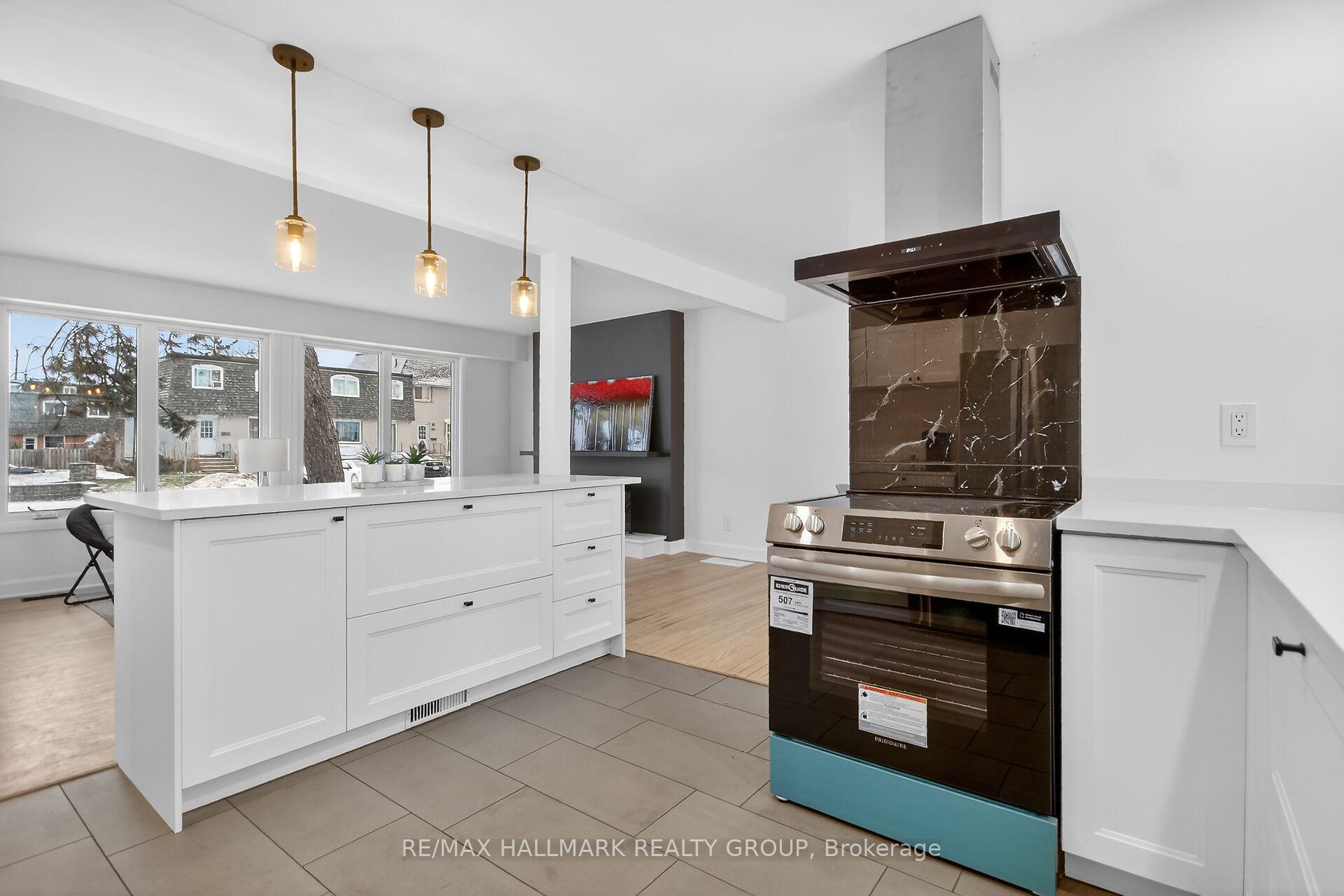 Photo 13 of 14 Cheryl Road, Ottawa, Manordale — HOMEH