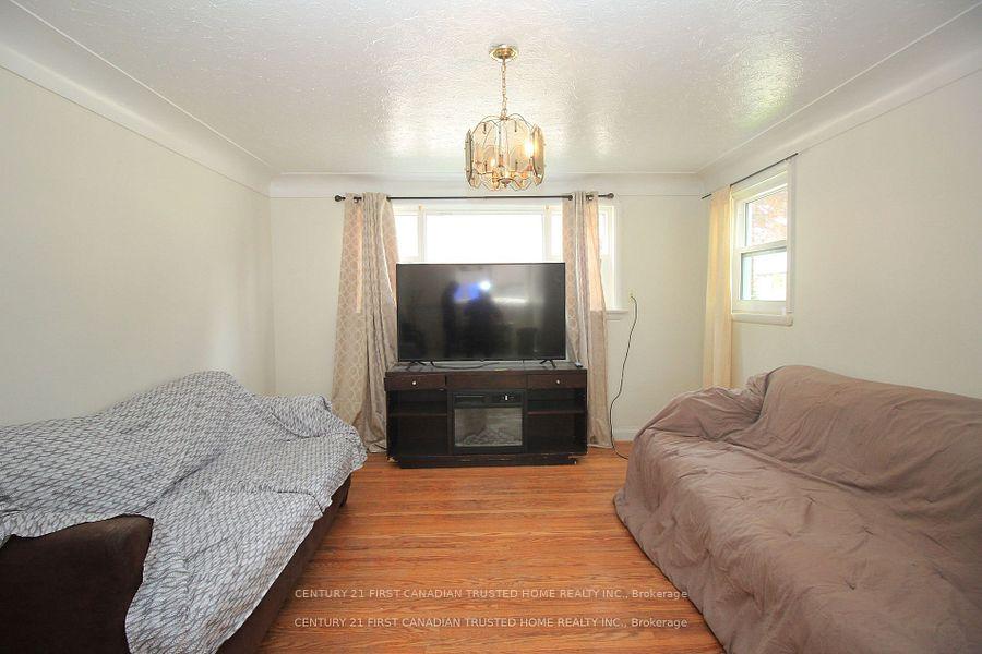 Photo 16 of 73 Jacqueline Street, London, South I — HOMEH