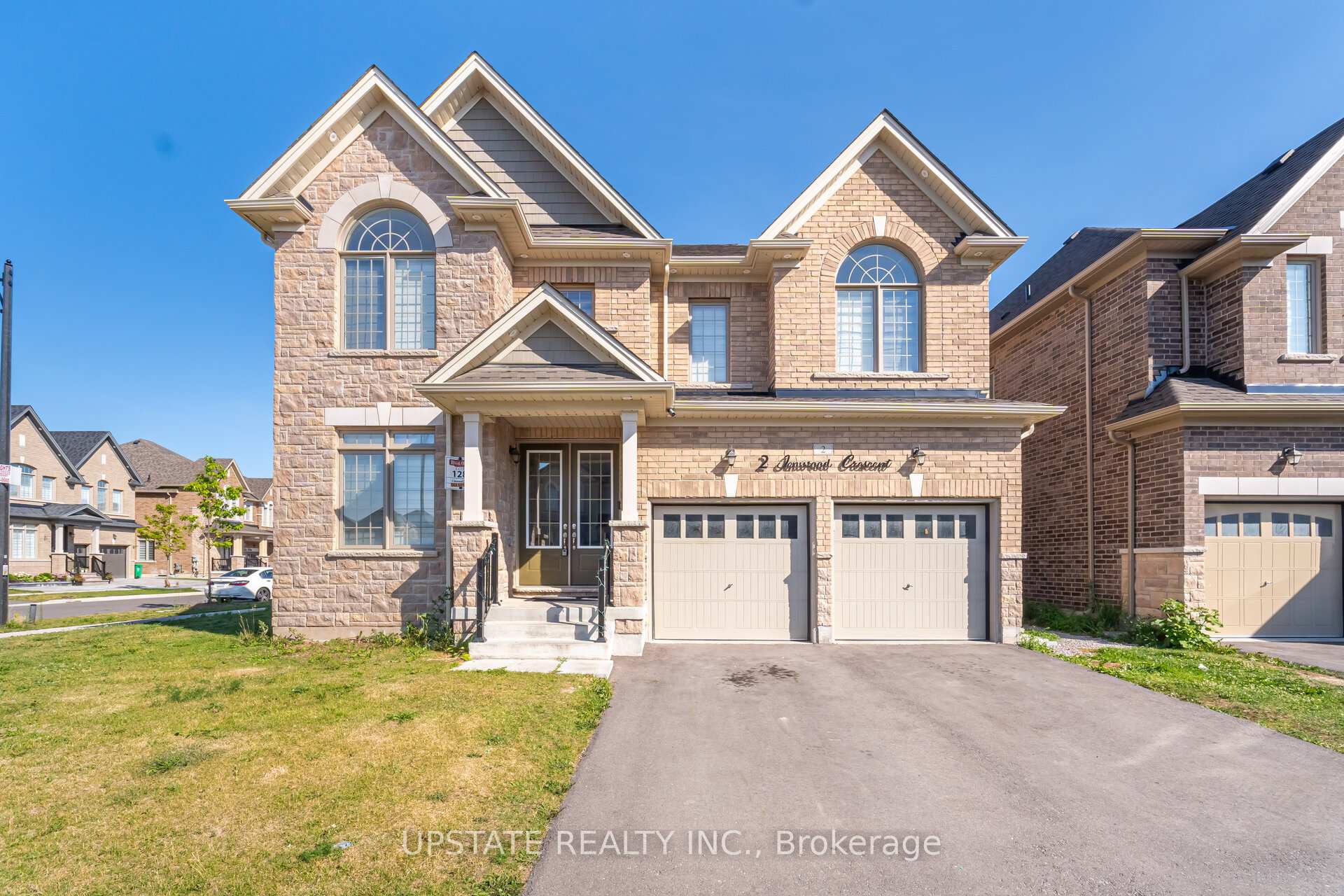 Photo 1 of 2 Jenwood Crescent, Brampton, Sandringham-Wellington North — HOMEH