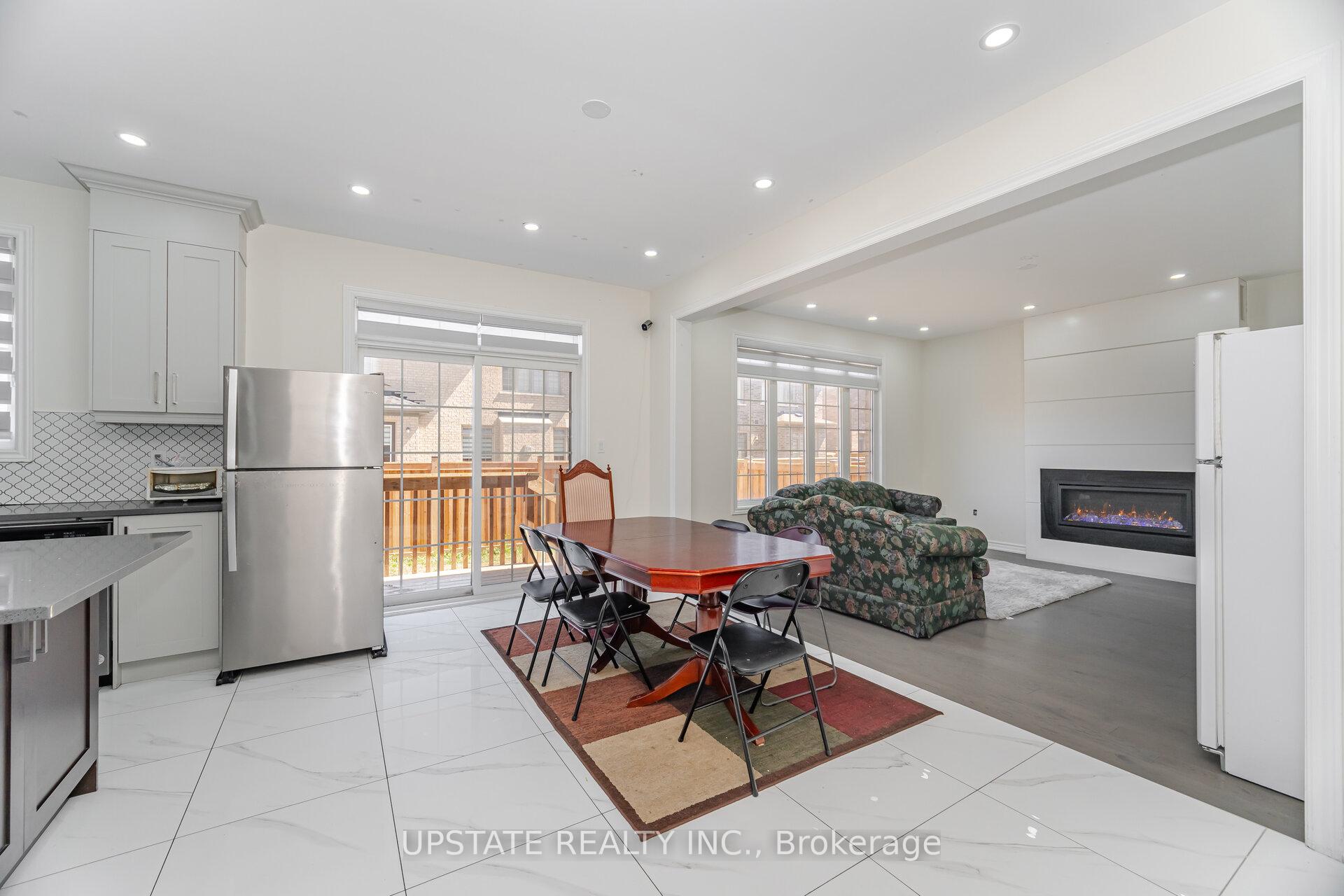 Photo 13 of 2 Jenwood Crescent, Brampton, Sandringham-Wellington North — HOMEH