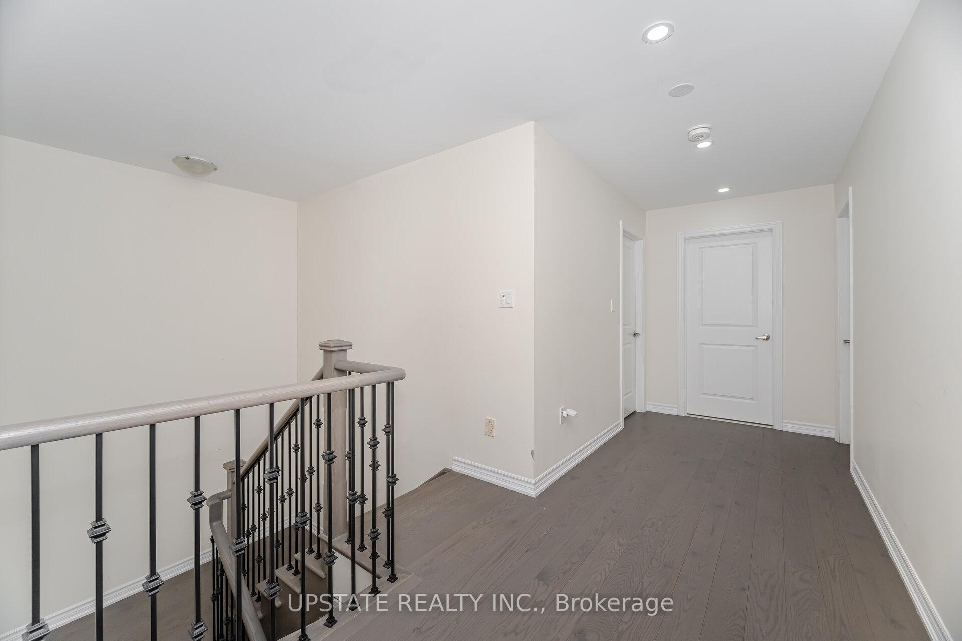 Photo 12 of 2 Jenwood Crescent, Brampton, Sandringham-Wellington North — HOMEH