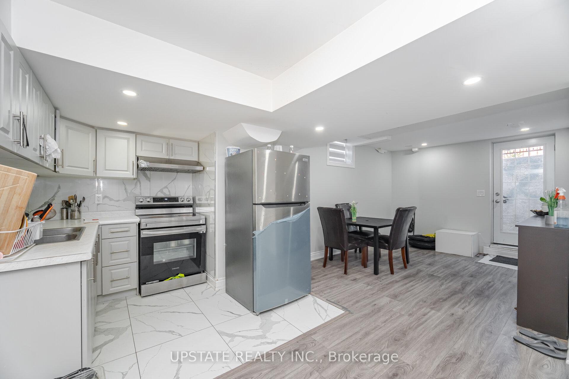 Photo 33 of 2 Jenwood Crescent, Brampton, Sandringham-Wellington North — HOMEH