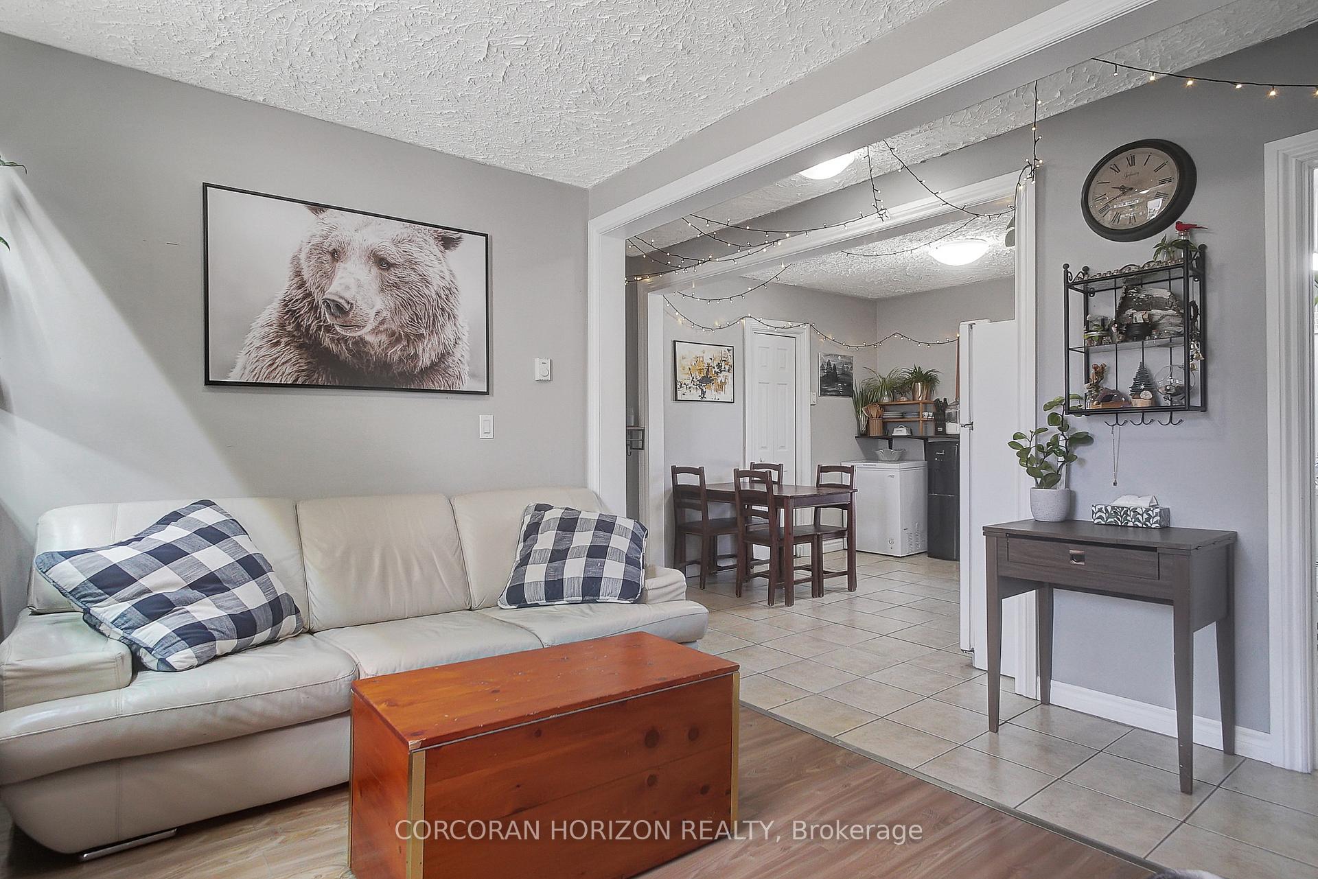 Photo 19 of 17 Shaw Avenue W, Cambridge — HOMEH