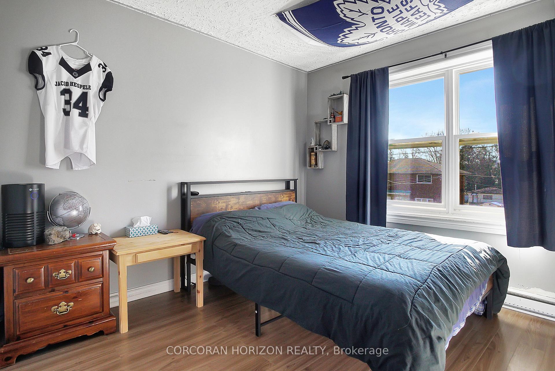 Photo 11 of 17 Shaw Avenue W, Cambridge — HOMEH