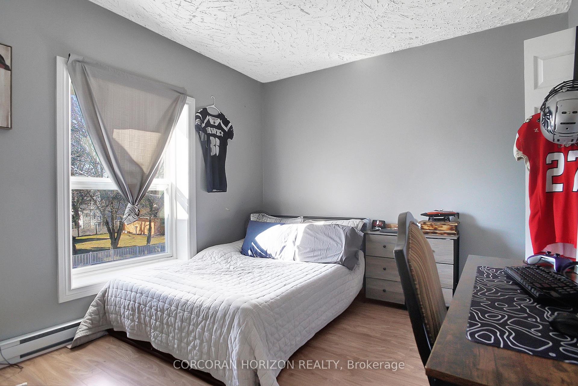 Photo 9 of 17 Shaw Avenue W, Cambridge — HOMEH