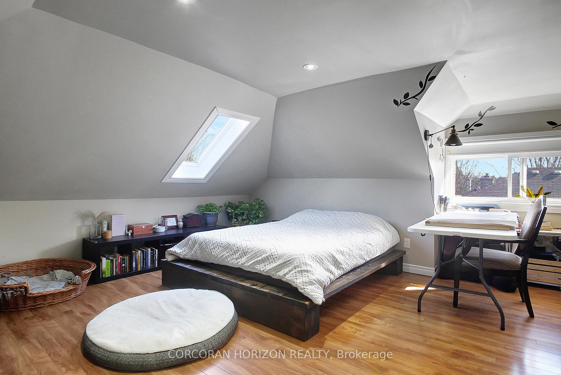 Photo 2 of 17 Shaw Avenue W, Cambridge — HOMEH