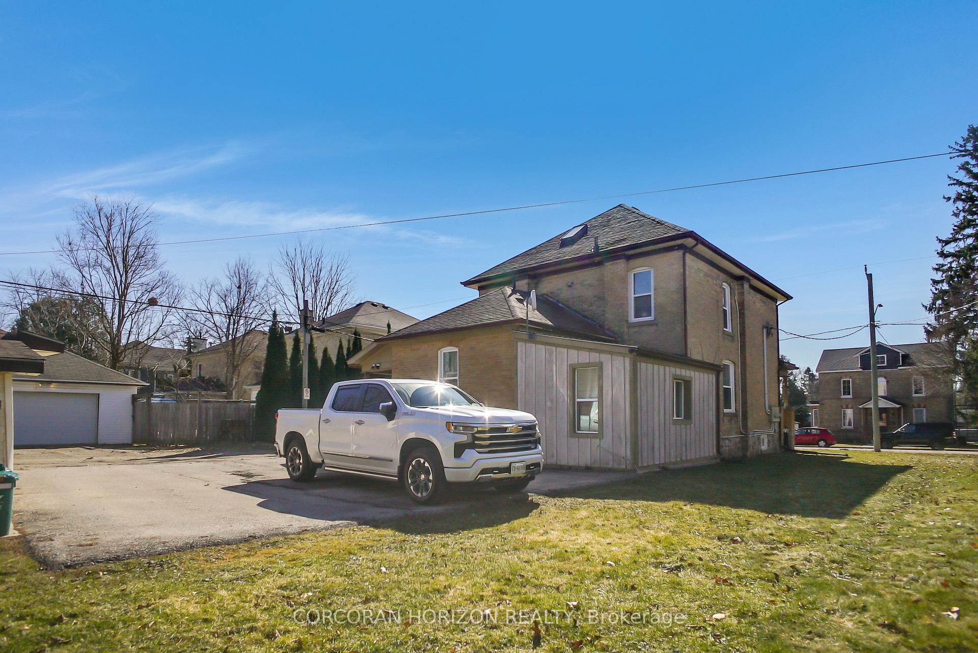 Photo 8 of 17 Shaw Avenue W, Cambridge — HOMEH