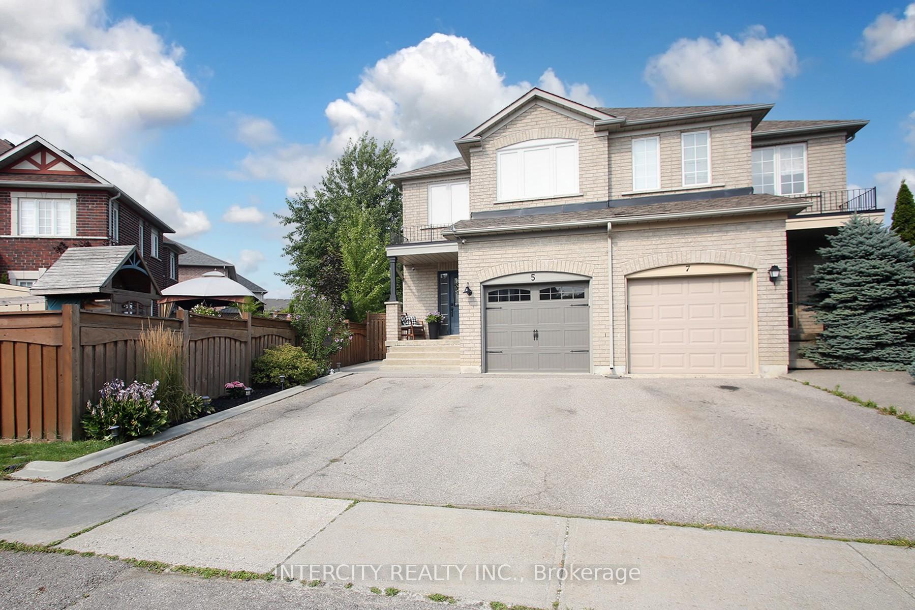 Front of 5 Humbershed Crescent