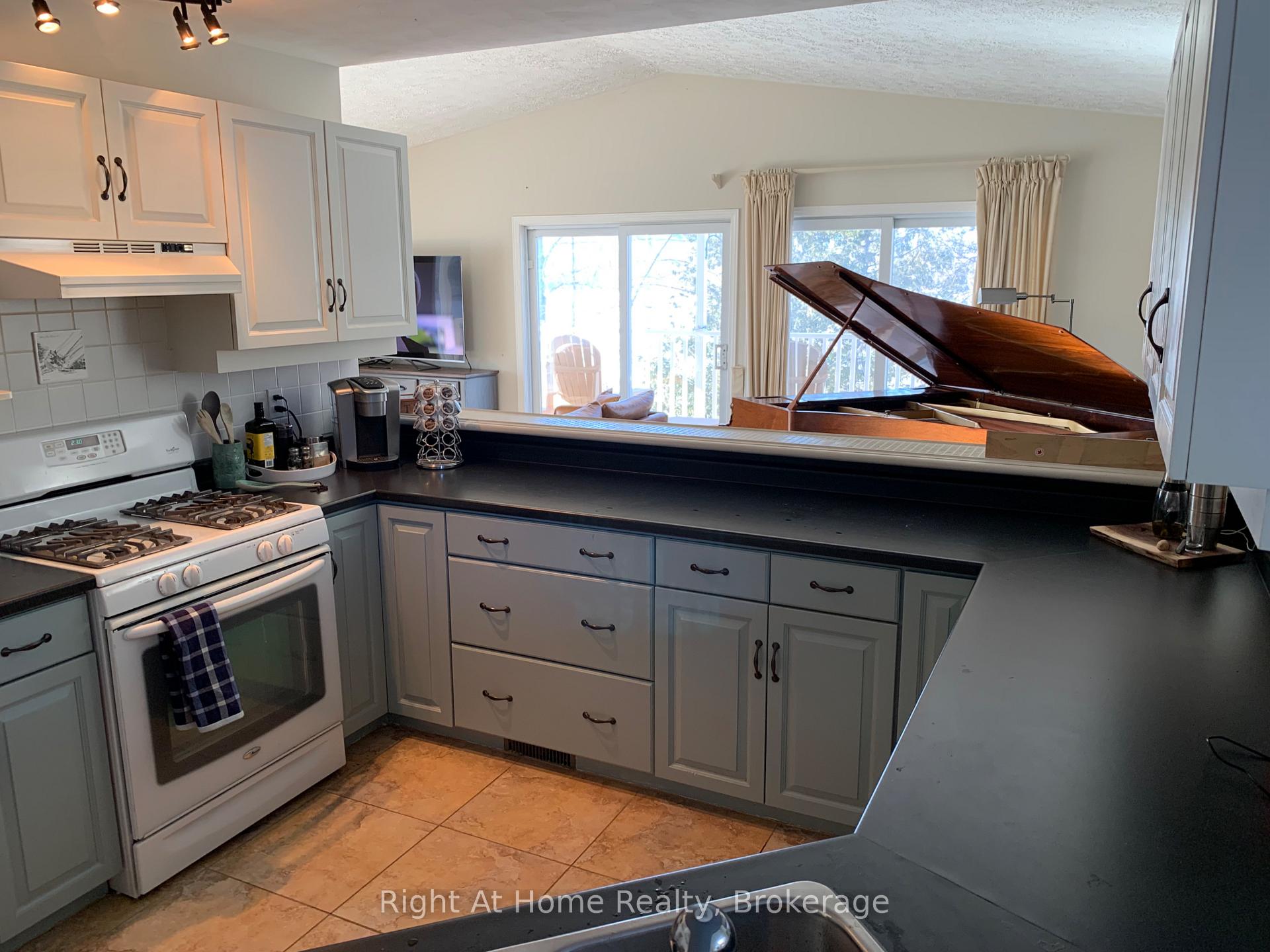 Photo 13 of 65 Slalom Gate Road, Collingwood — HOMEH