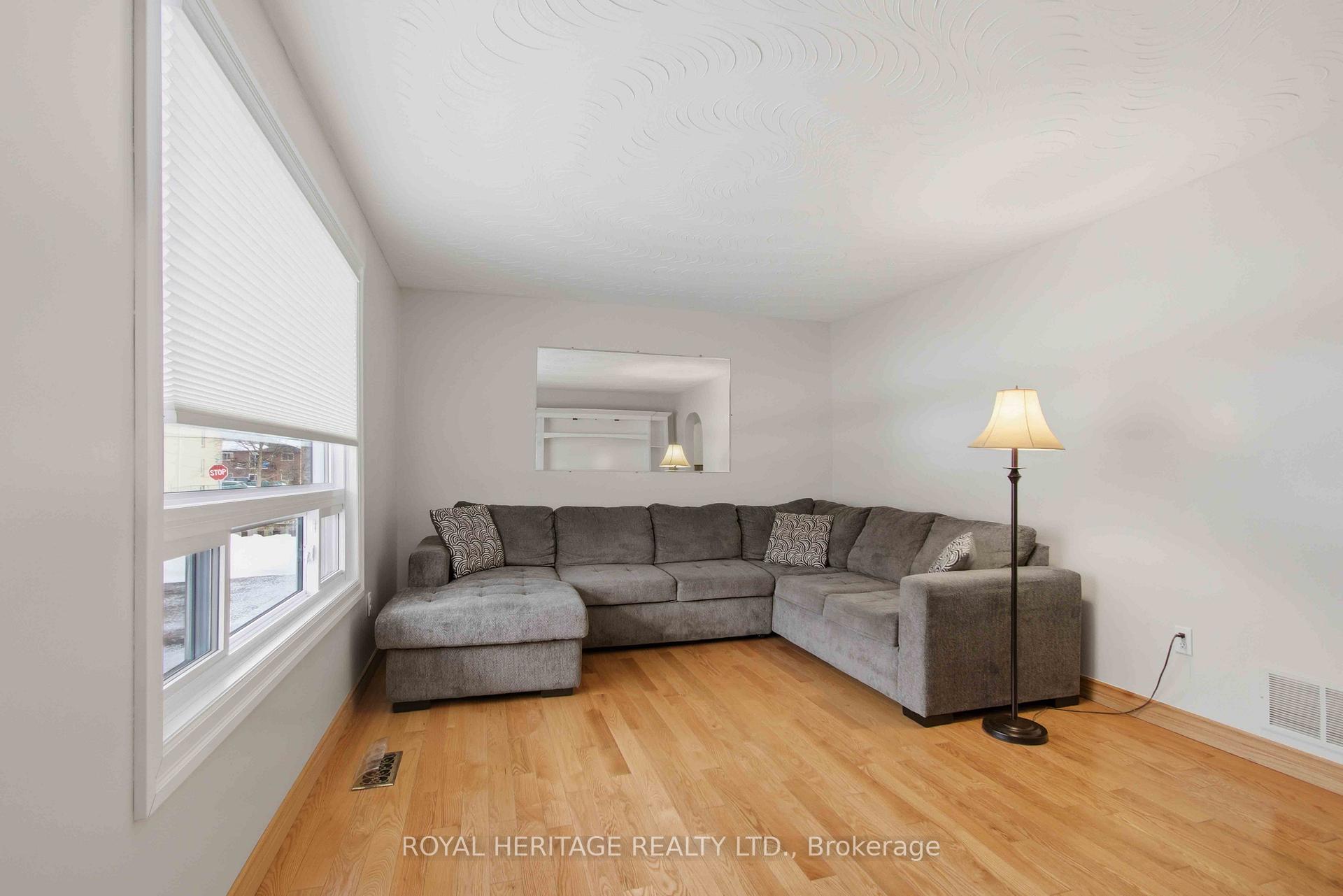 Photo 3 of 6 Kerr Crescent, Quinte West, Trenton Ward — HOMEH