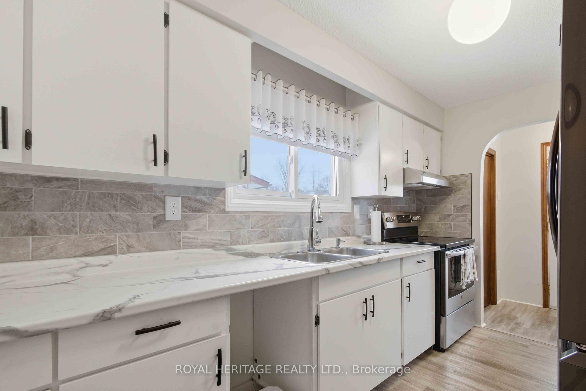 Photo 9 of 6 Kerr Crescent, Quinte West, Trenton Ward — HOMEH