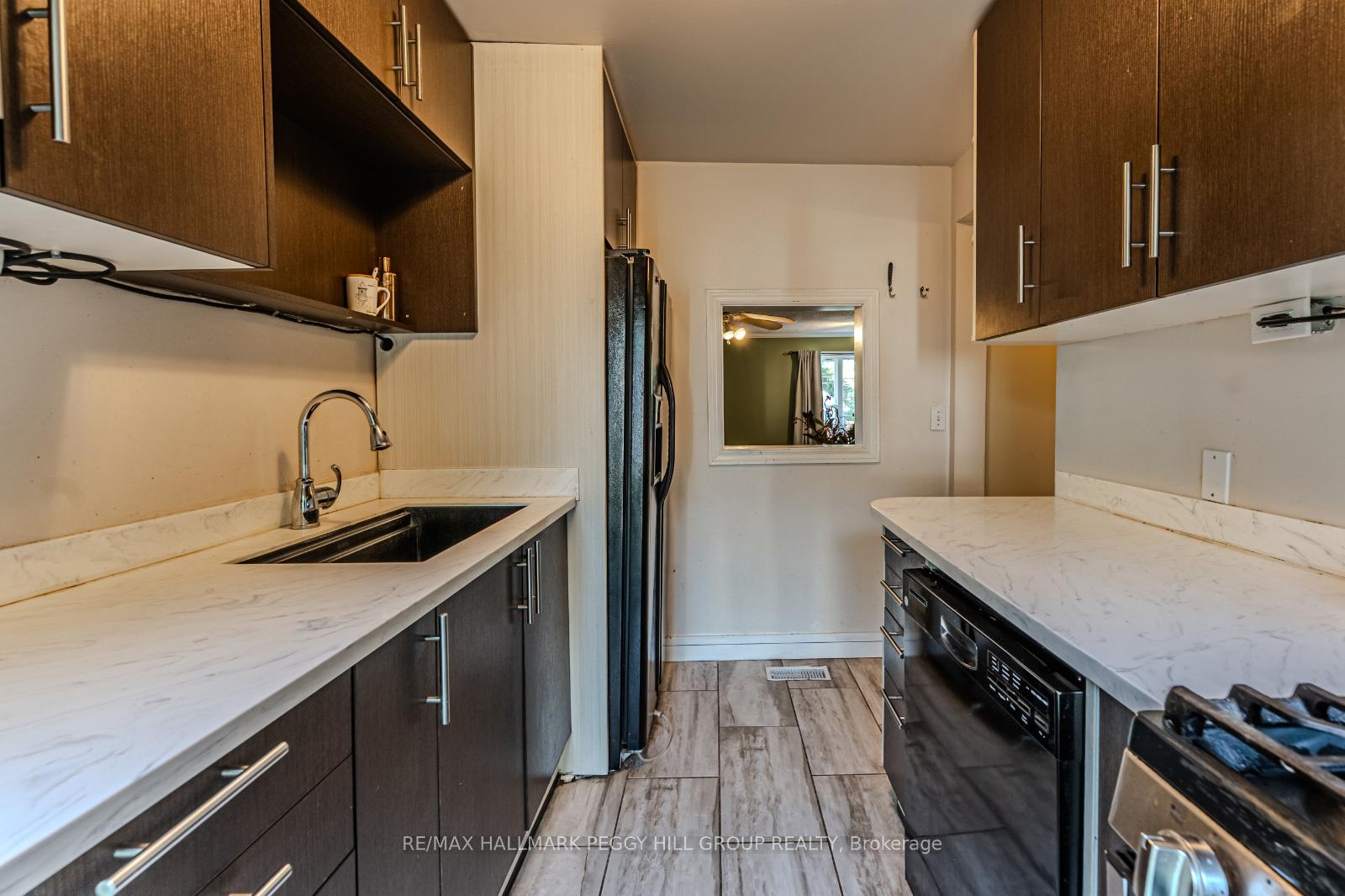 Photo 3 of 30 North Street, Barrie, Wellington — HOMEH