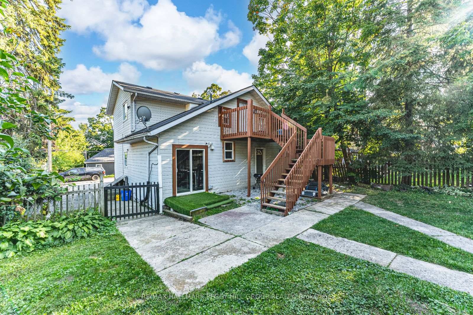 Photo 6 of 30 North Street, Barrie, Wellington — HOMEH