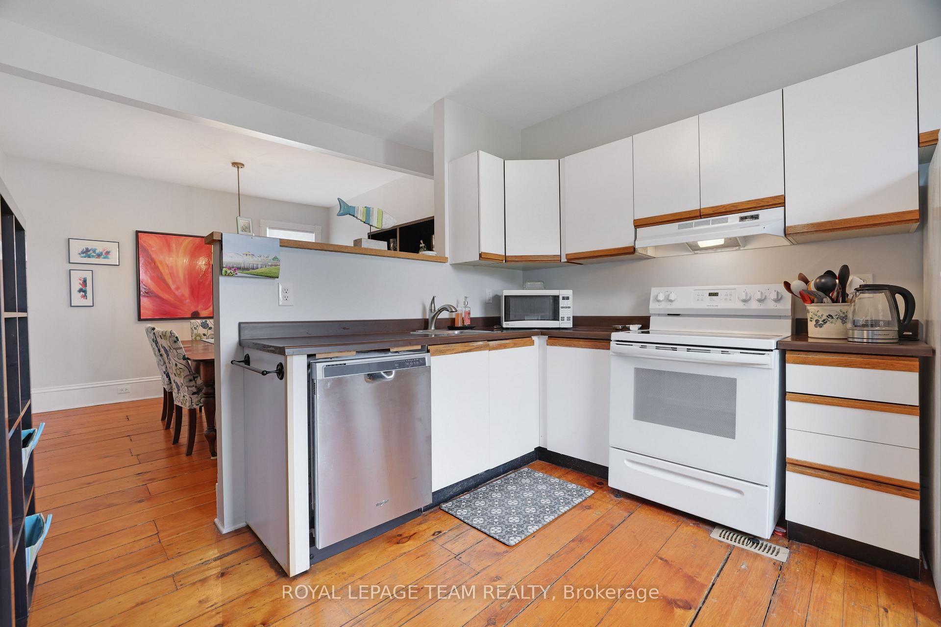 Photo 8 of 166 Guigues Avenue, Ottawa, Lower Town/Byward Market — HOMEH