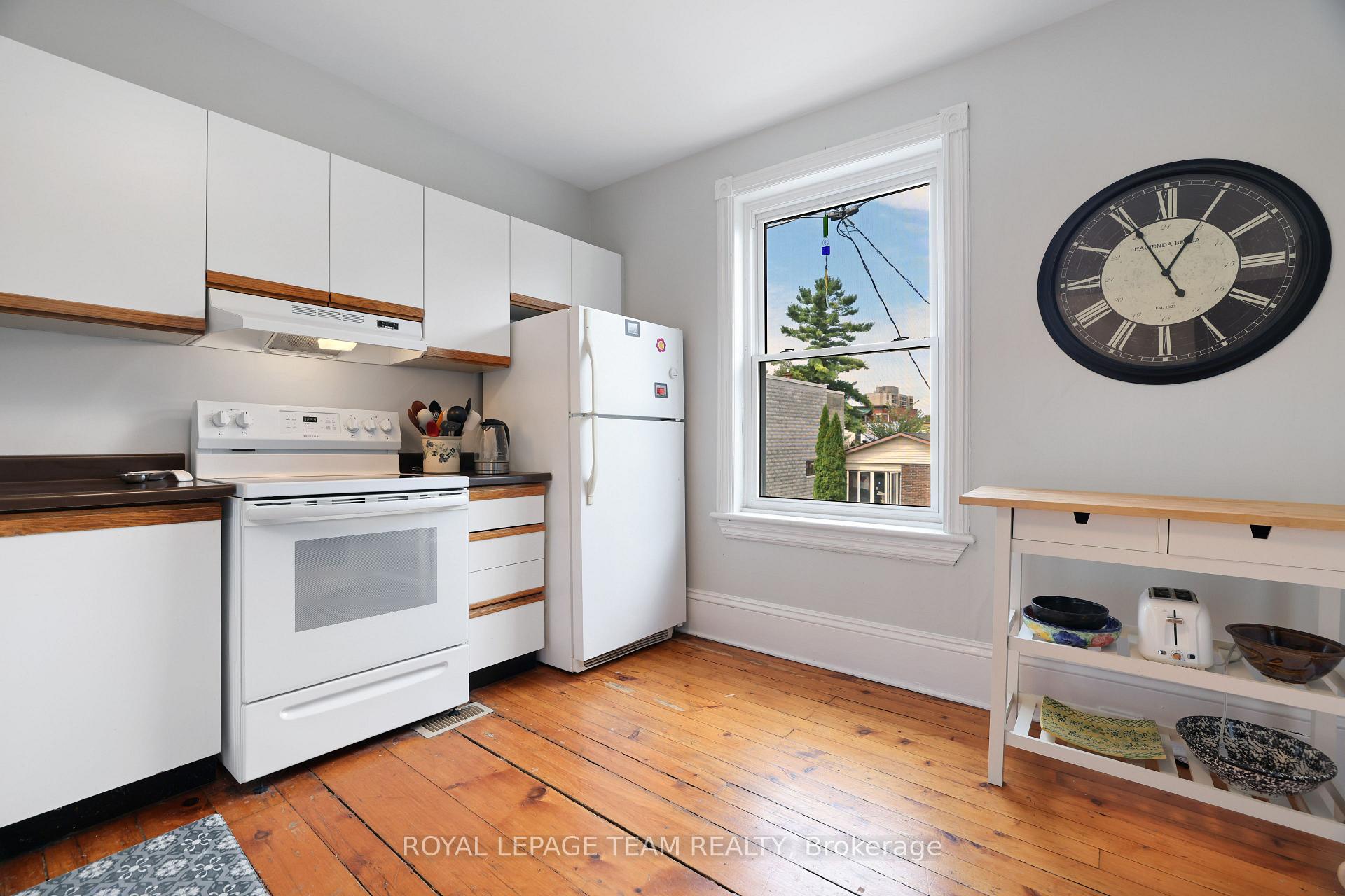 Photo 10 of 166 Guigues Avenue, Ottawa, Lower Town/Byward Market — HOMEH