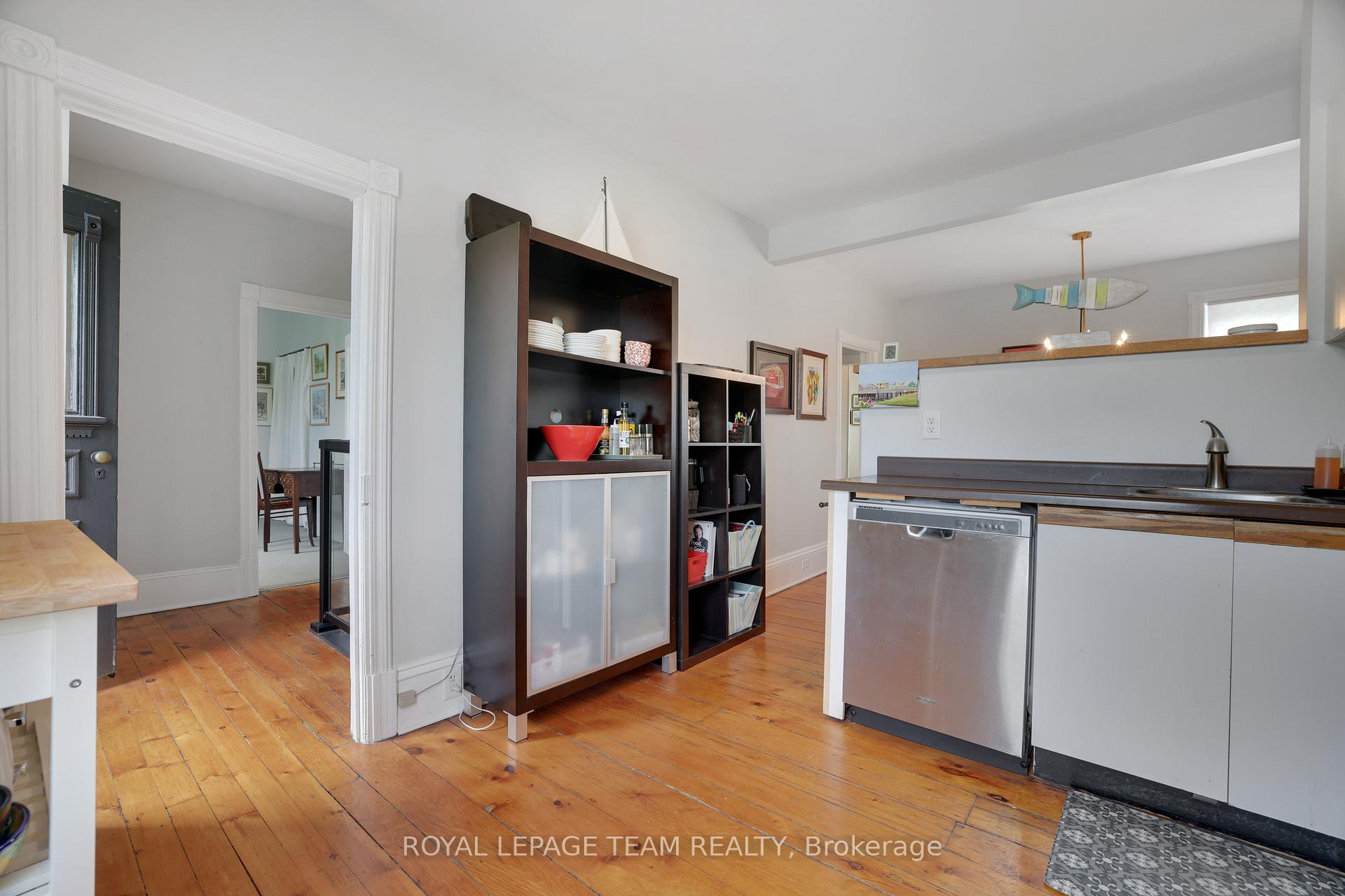 Photo 9 of 166 Guigues Avenue, Ottawa, Lower Town/Byward Market — HOMEH