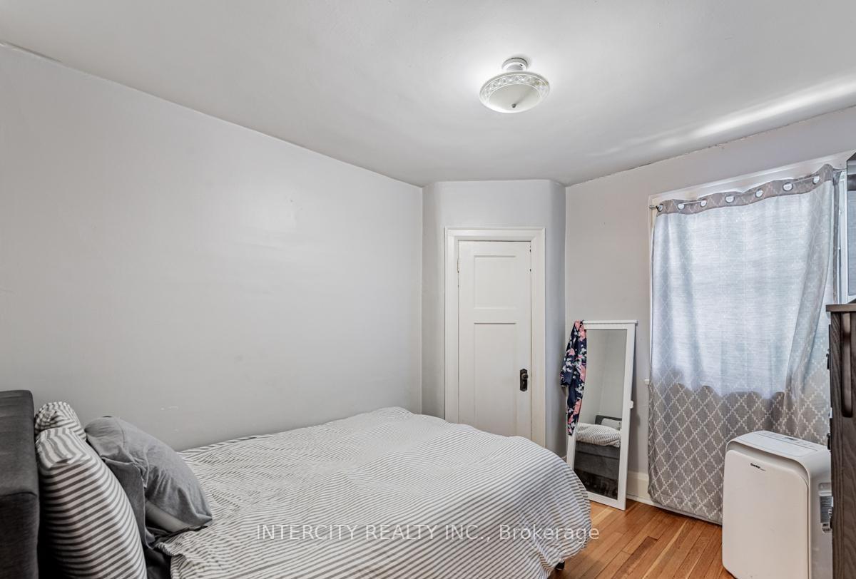 Photo 5 of 111 Alberta Avenue, Toronto, Wychwood — HOMEH