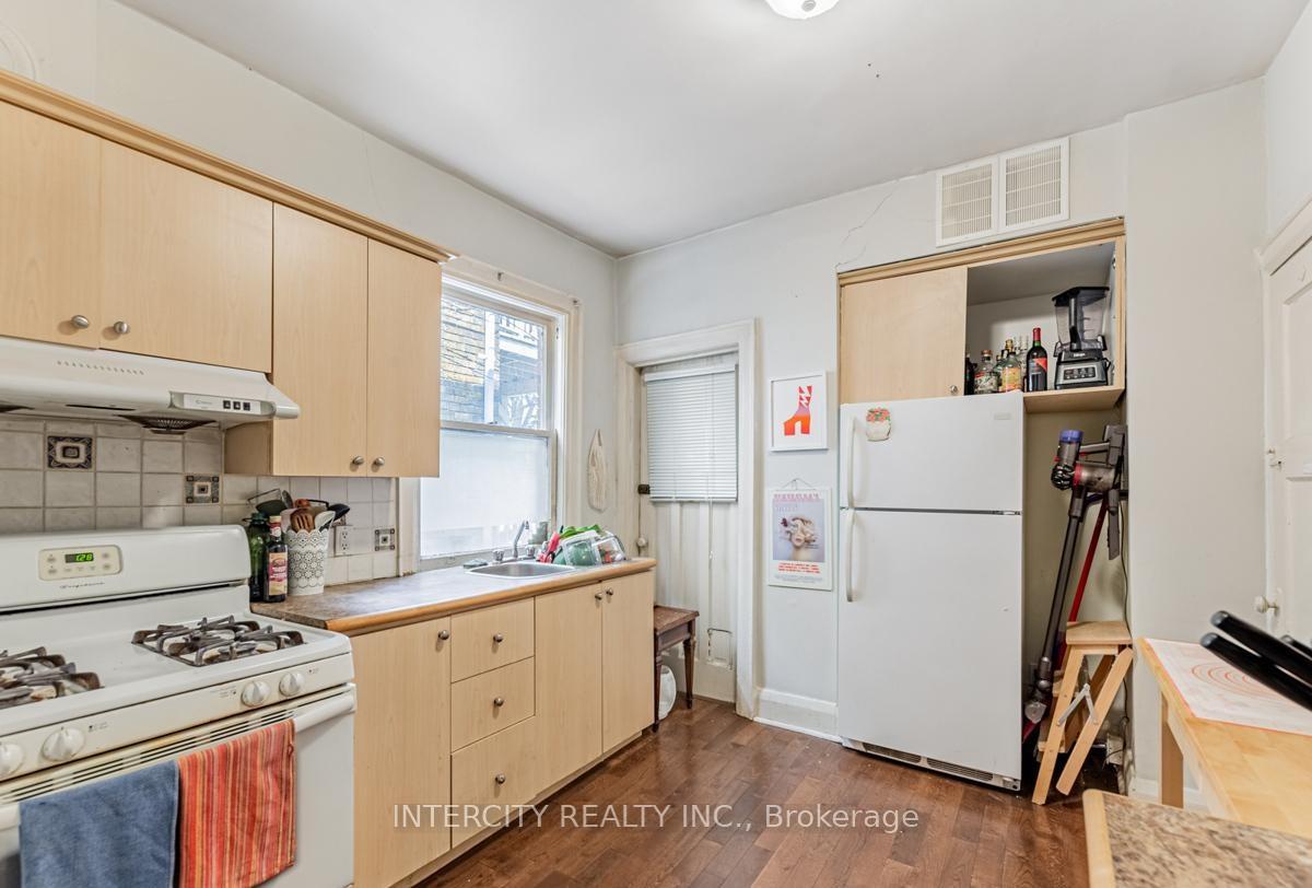 Photo 15 of 111 Alberta Avenue, Toronto, Wychwood — HOMEH
