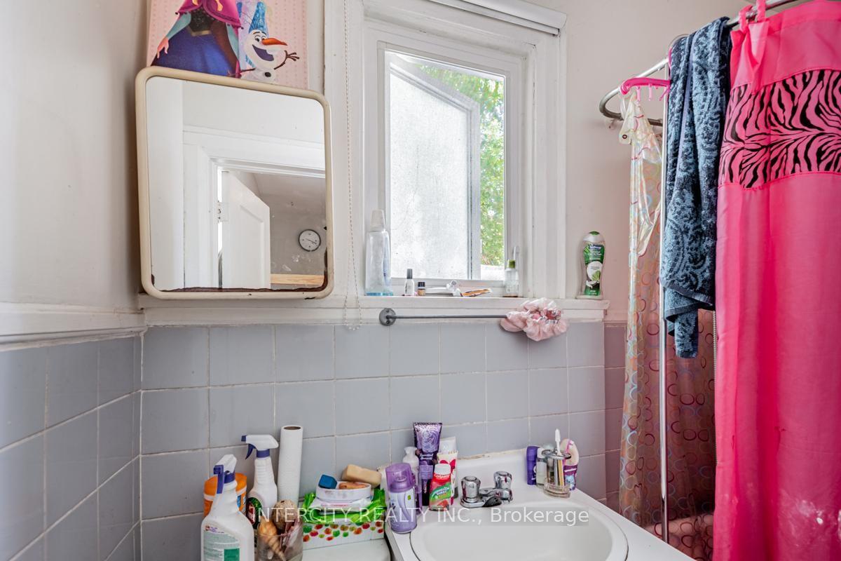 Photo 33 of 111 Alberta Avenue, Toronto, Wychwood — HOMEH