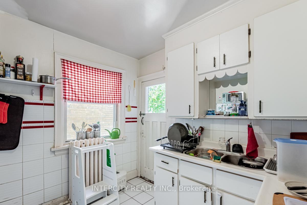 Photo 27 of 111 Alberta Avenue, Toronto, Wychwood — HOMEH