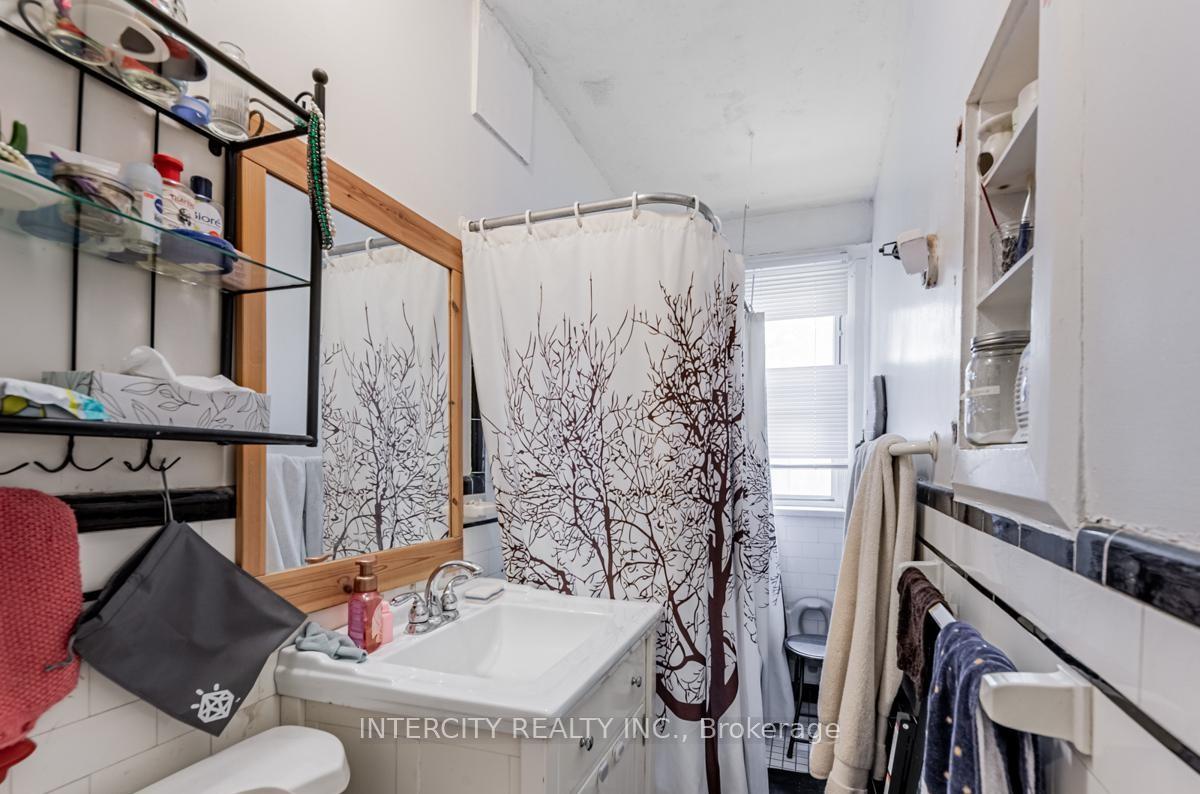 Photo 24 of 111 Alberta Avenue, Toronto, Wychwood — HOMEH