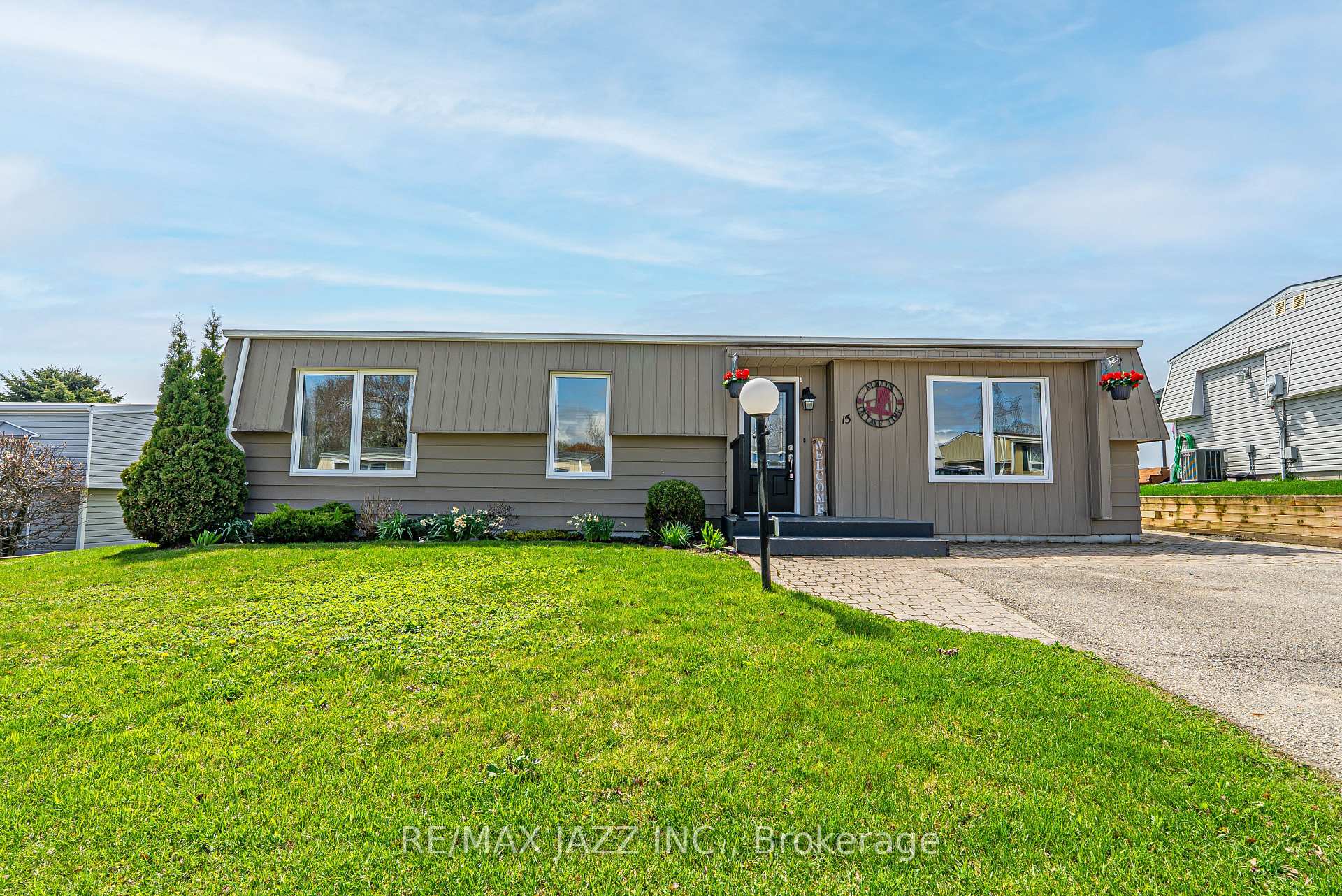 Photo 45 of 15 Bluffs Road, Clarington, Bowmanville — HOMEH