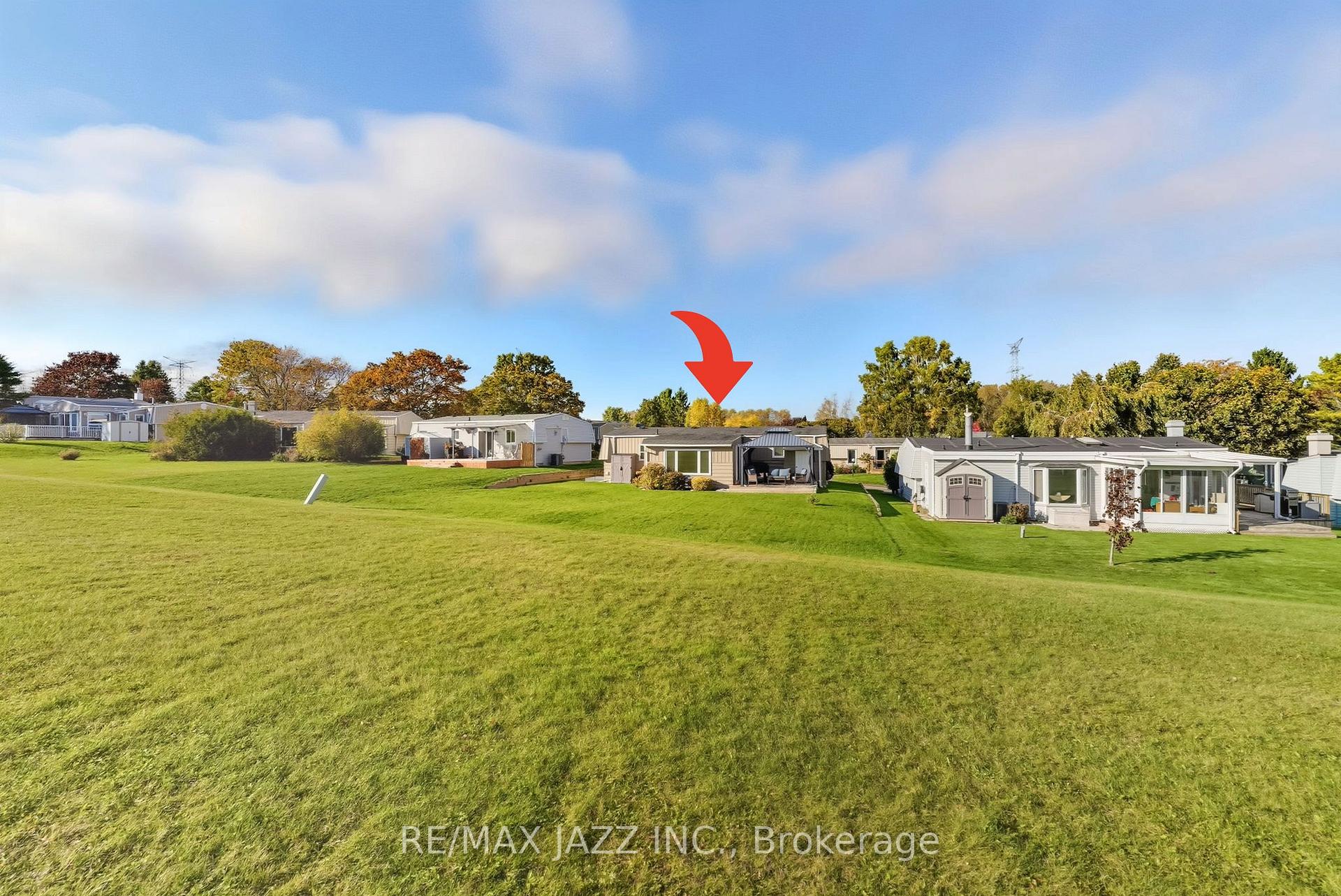 Photo 5 of 15 Bluffs Road, Clarington, Bowmanville — HOMEH