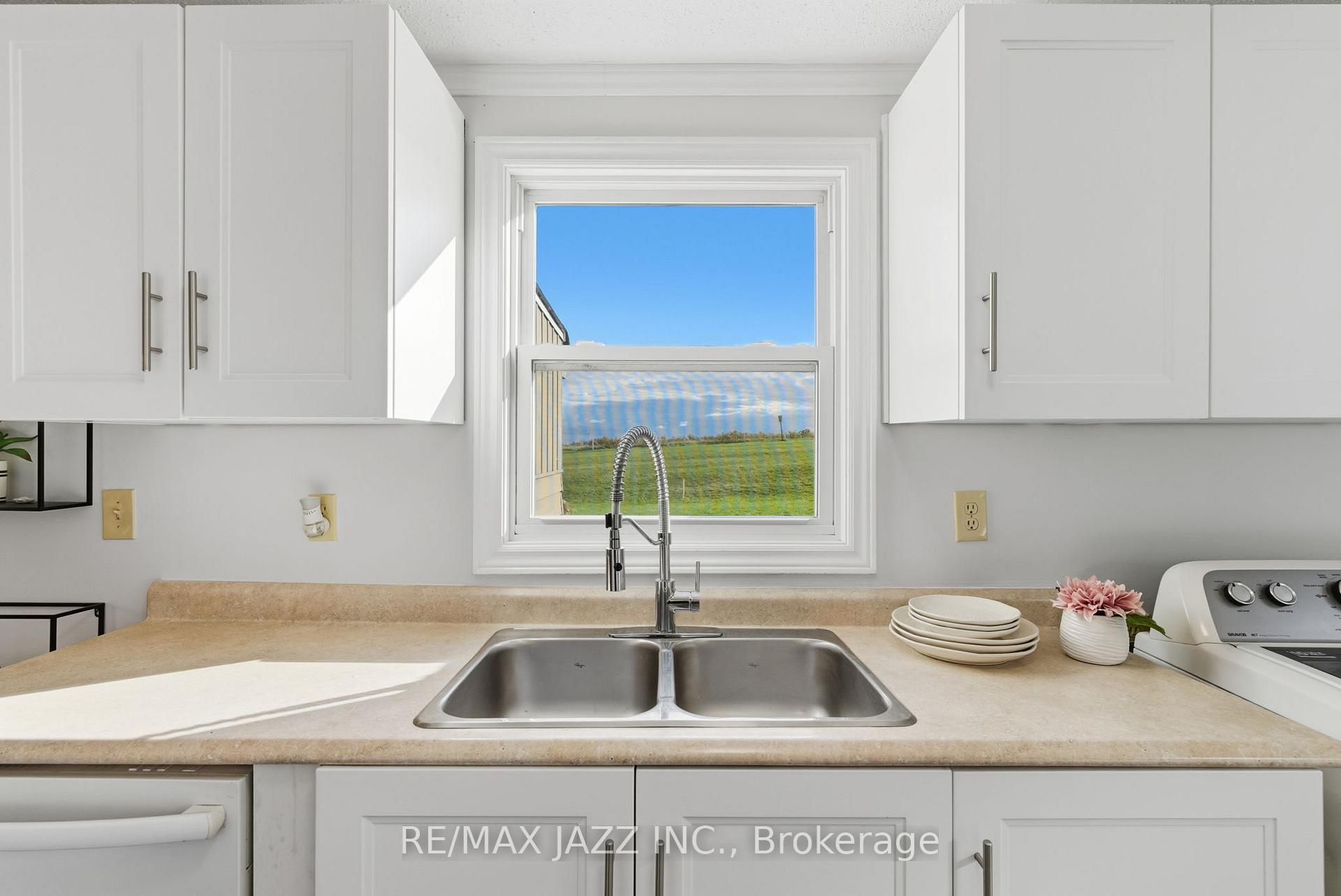 Photo 15 of 15 Bluffs Road, Clarington, Bowmanville — HOMEH