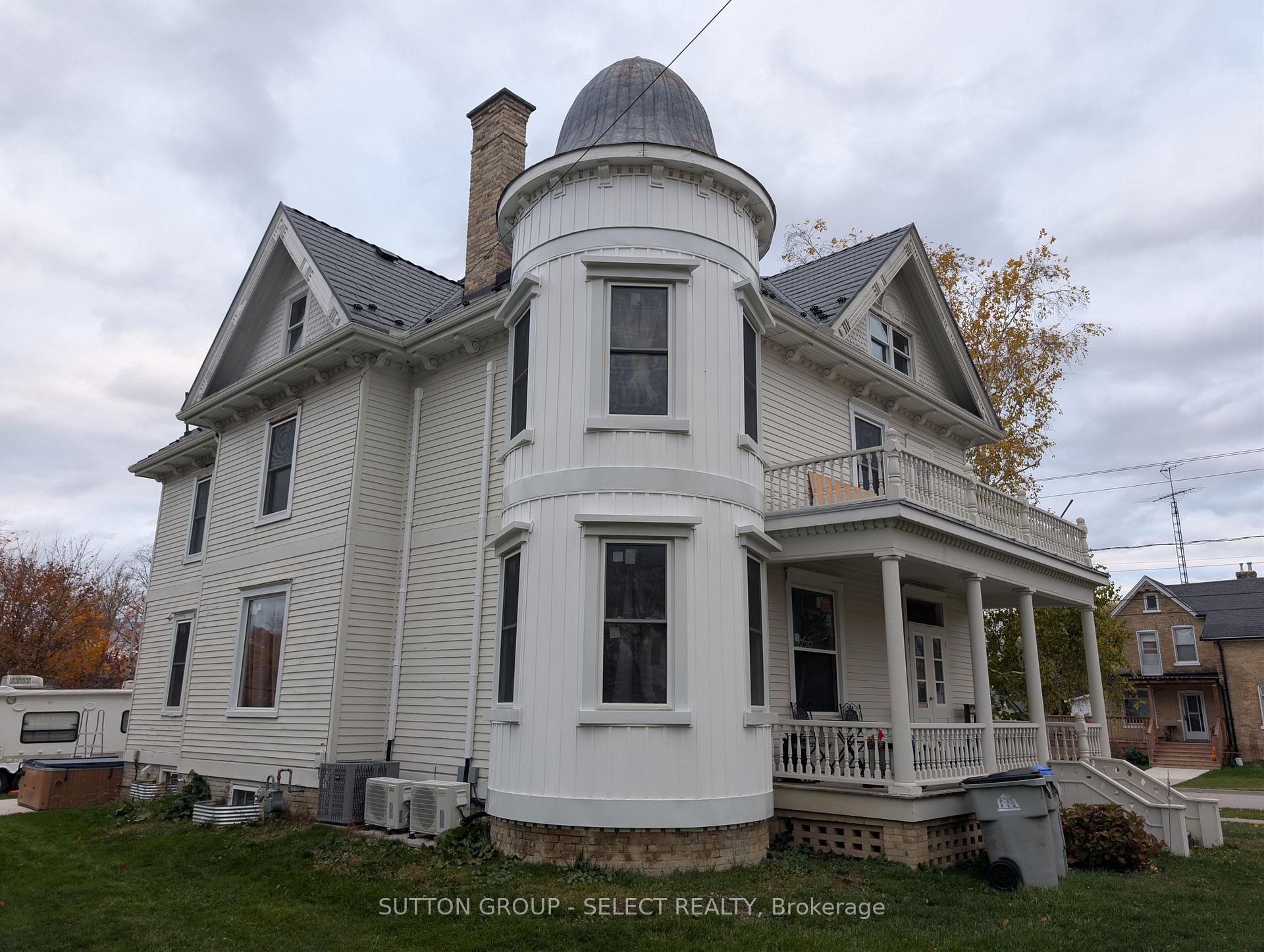 Front of 555 Erie Street