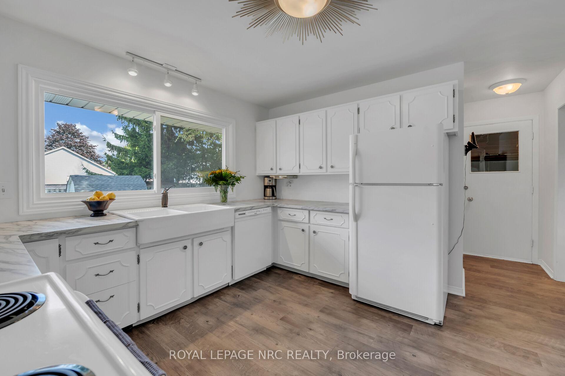 Photo 3 of 325 Brookfield Boulevard, Haldimand, Dunnville — HOMEH