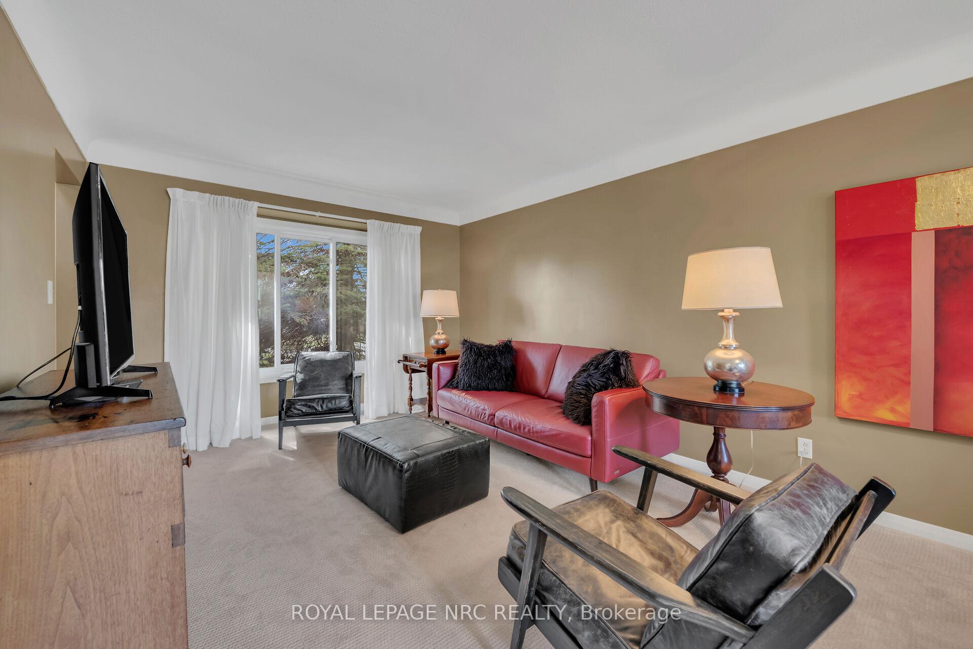 Photo 6 of 325 Brookfield Boulevard, Haldimand, Dunnville — HOMEH
