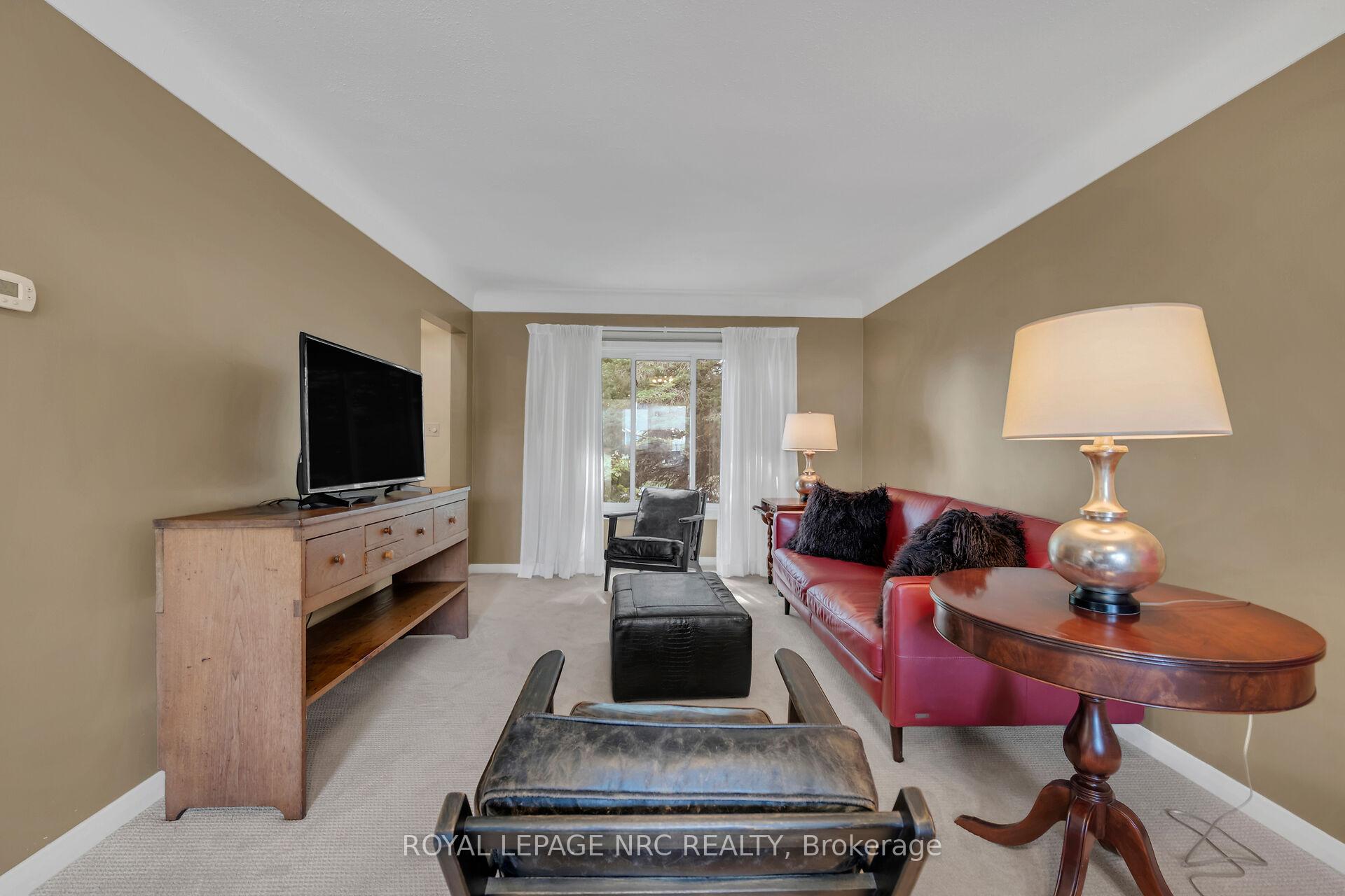Photo 7 of 325 Brookfield Boulevard, Haldimand, Dunnville — HOMEH