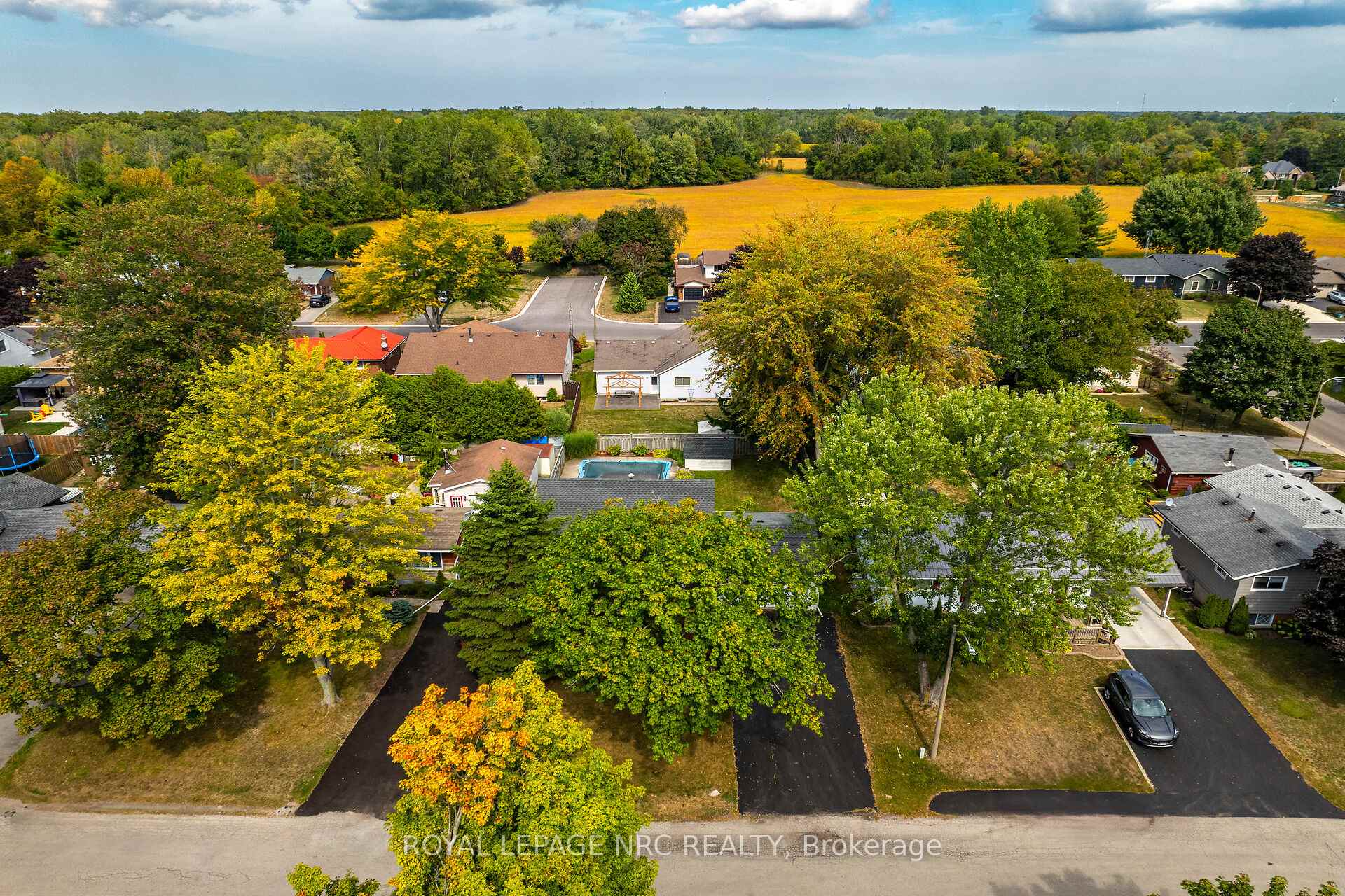Photo 32 of 325 Brookfield Boulevard, Haldimand, Dunnville — HOMEH