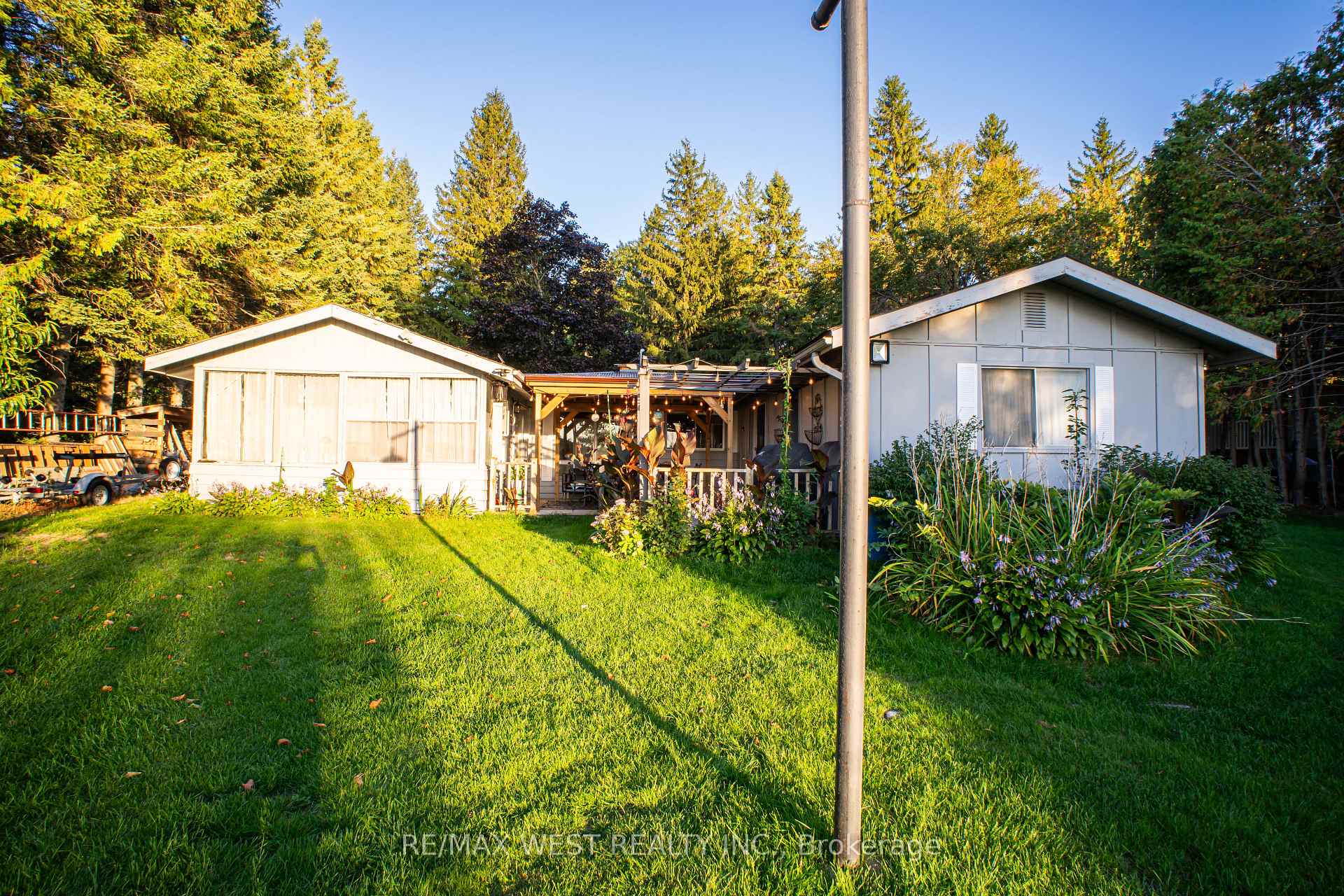 Photo 24 of 1392 Island View Drive, Selwyn — HOMEH