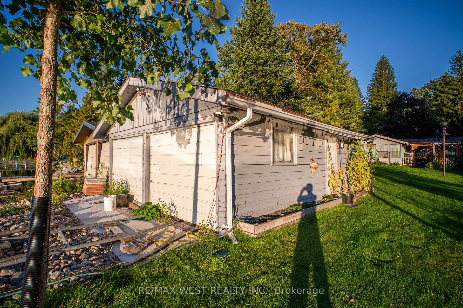 Photo 15 of 1392 Island View Drive, Selwyn — HOMEH