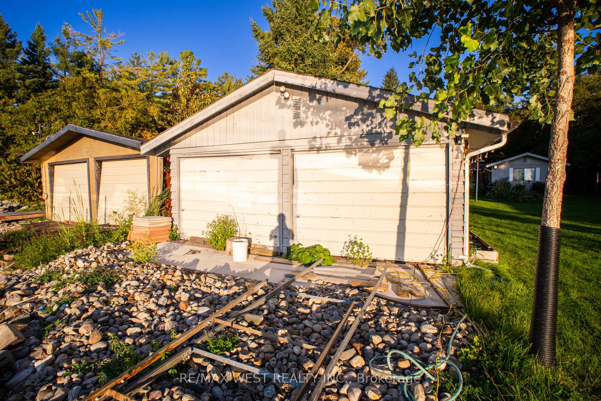 Photo 3 of 1392 Island View Drive, Selwyn — HOMEH