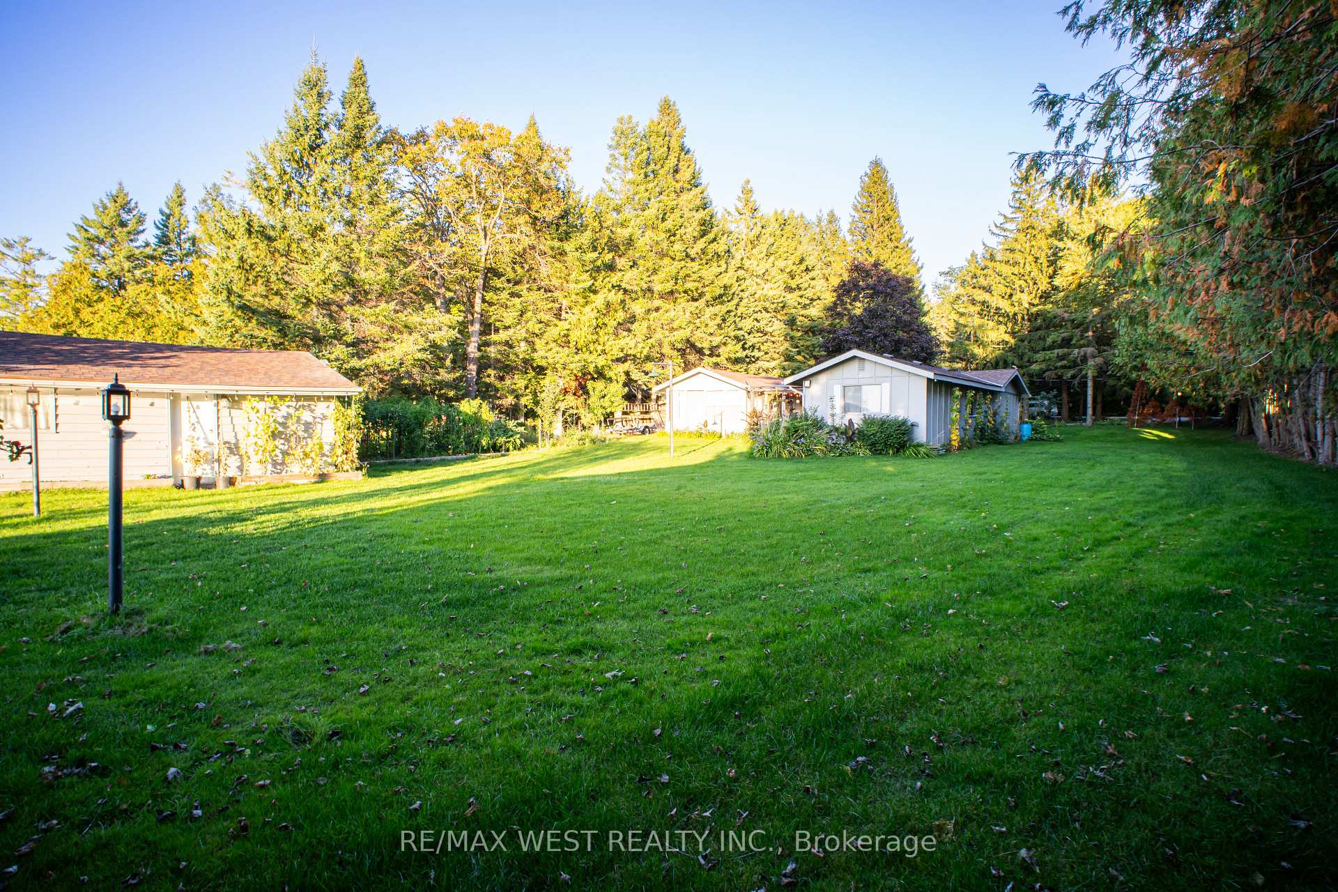 Photo 5 of 1392 Island View Drive, Selwyn — HOMEH