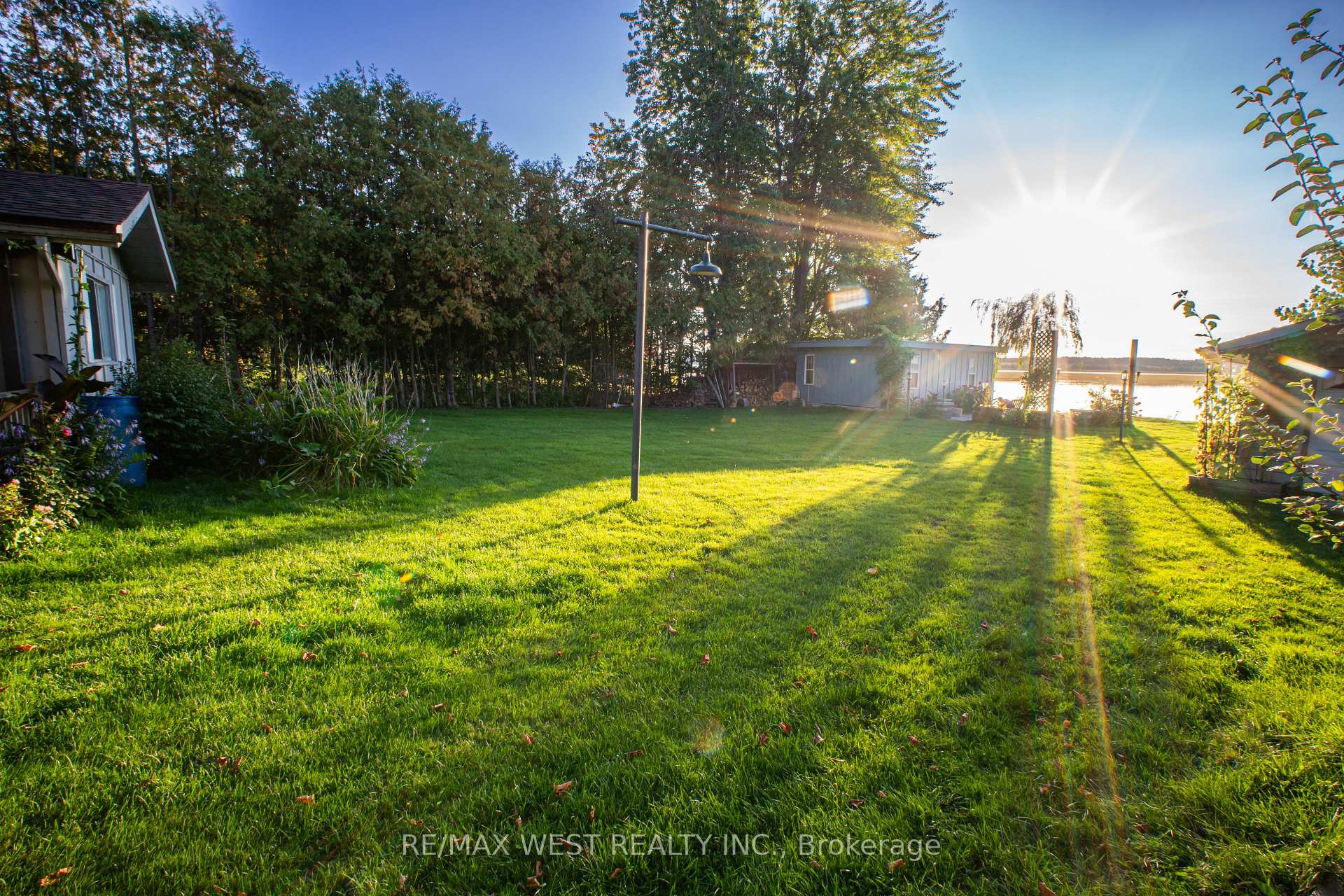 Photo 9 of 1392 Island View Drive, Selwyn — HOMEH