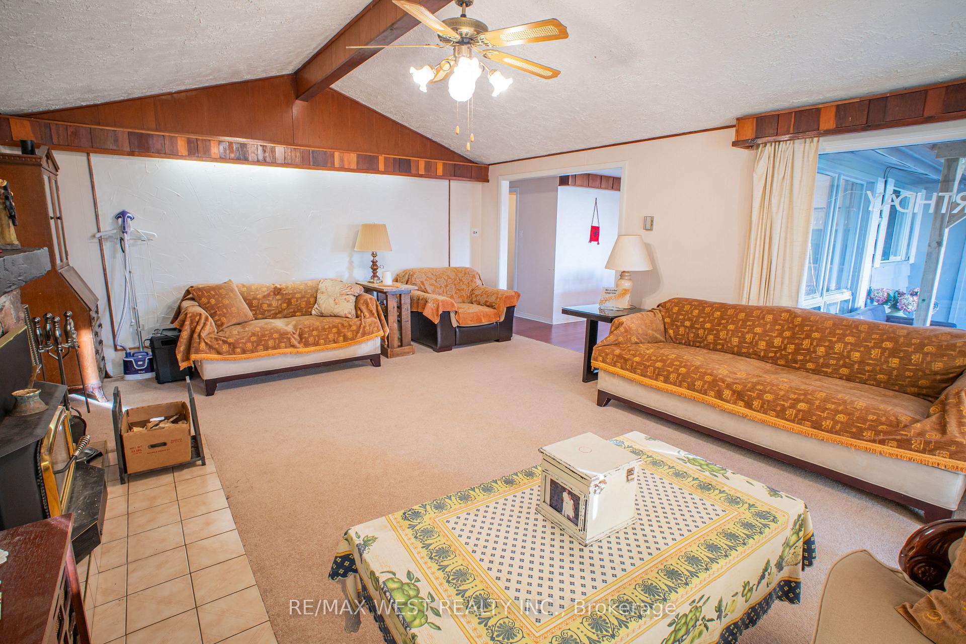 Photo 10 of 1392 Island View Drive, Selwyn — HOMEH