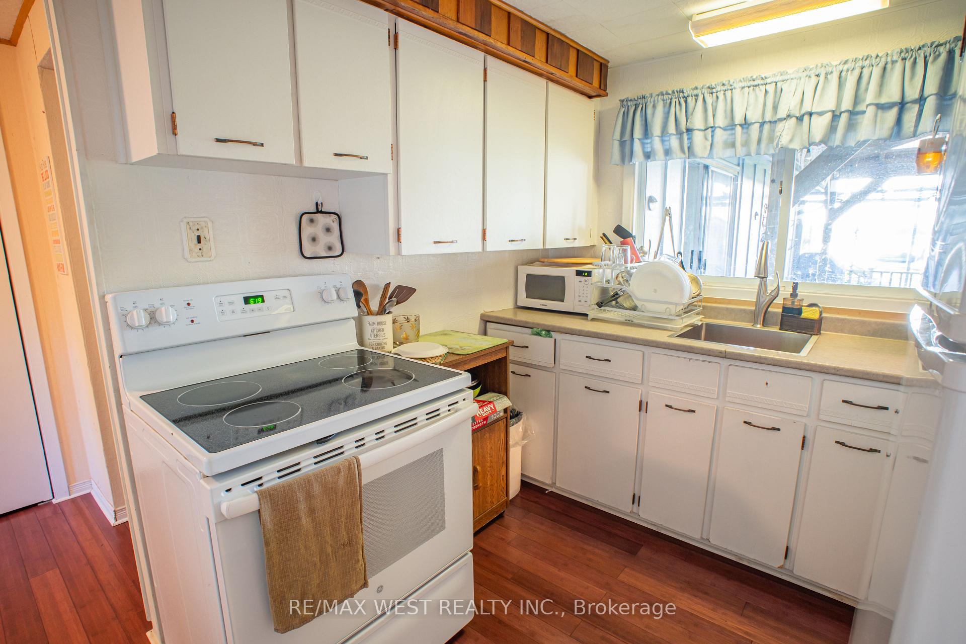 Photo 16 of 1392 Island View Drive, Selwyn — HOMEH