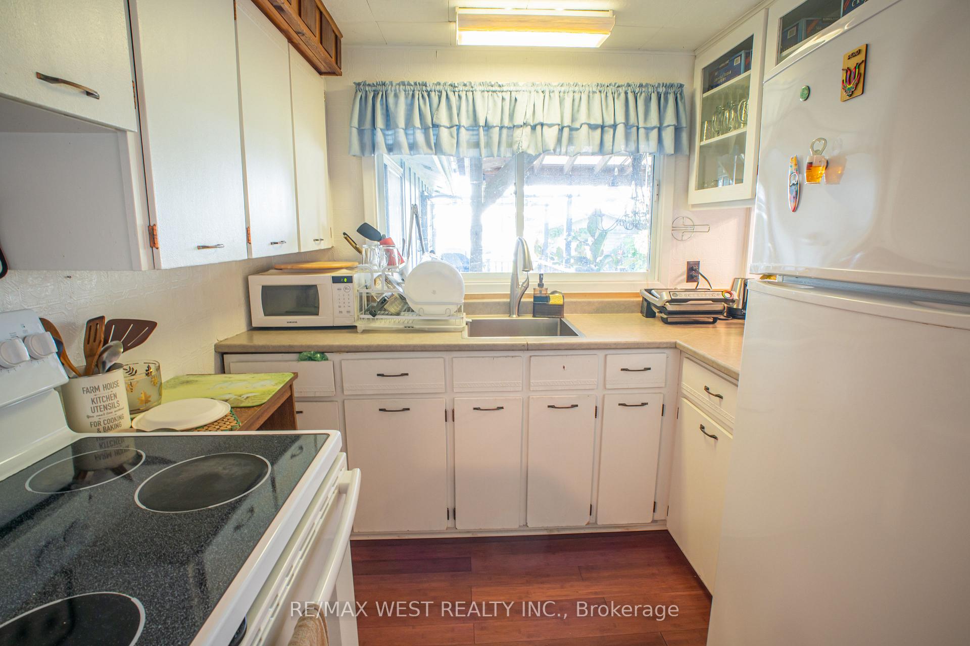 Photo 14 of 1392 Island View Drive, Selwyn — HOMEH